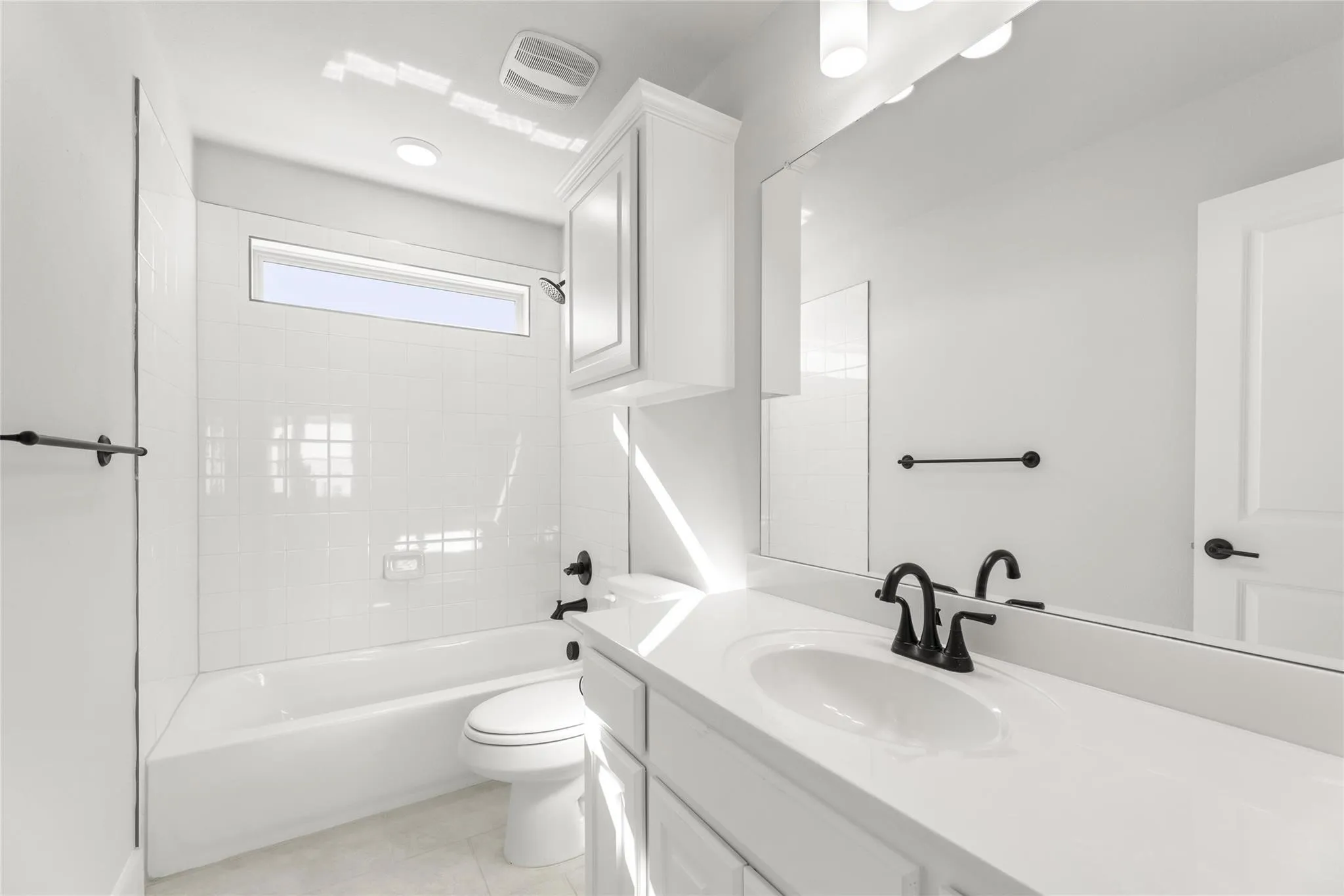 Single Family Residence For Rent in Collin County , 809 Meadow Spring Lane, Anna, Texas 75409, 5 Bedrooms, 4 Bathrooms, 2 Garage spaces, 2,828 Sqft, built in 2023, Price $2,950, mls#21179120, Real Estate Agent in Anna, Homes For Rent in Collin county, Homes For Rent in Anna, Realtor in Anna Texas, Real Estate Brokerage Independent Realty Texas, Luminita Cordes Realtor
