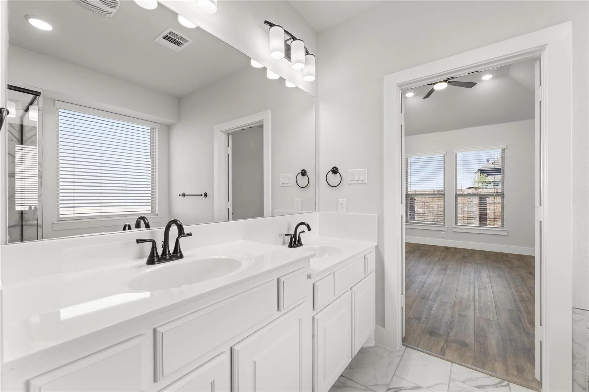 Single Family Residence For Rent in Collin County , 809 Meadow Spring Lane, Anna, Texas 75409, 5 Bedrooms, 4 Bathrooms, 2 Garage spaces, 2,828 Sqft, built in 2023, Price $2,950, mls#21179120, Real Estate Agent in Anna, Homes For Rent in Collin county, Homes For Rent in Anna, Realtor in Anna Texas, Real Estate Brokerage Independent Realty Texas, Luminita Cordes Realtor