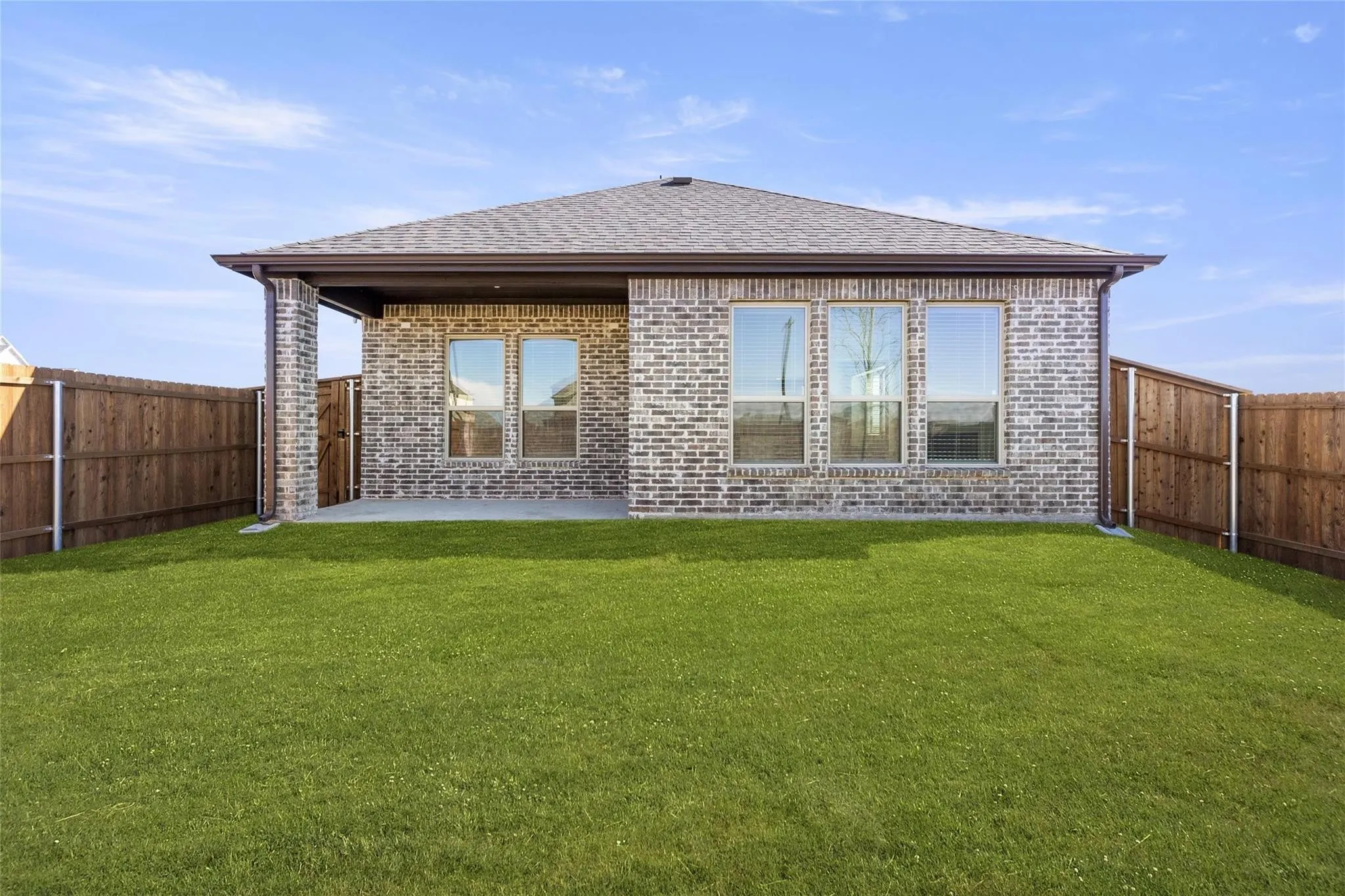 Single Family Residence For Rent in Collin County , 809 Meadow Spring Lane, Anna, Texas 75409, 5 Bedrooms, 4 Bathrooms, 2 Garage spaces, 2,828 Sqft, built in 2023, Price $2,950, mls#21179120, Real Estate Agent in Anna, Homes For Rent in Collin county, Homes For Rent in Anna, Realtor in Anna Texas, Real Estate Brokerage Independent Realty Texas, Luminita Cordes Realtor