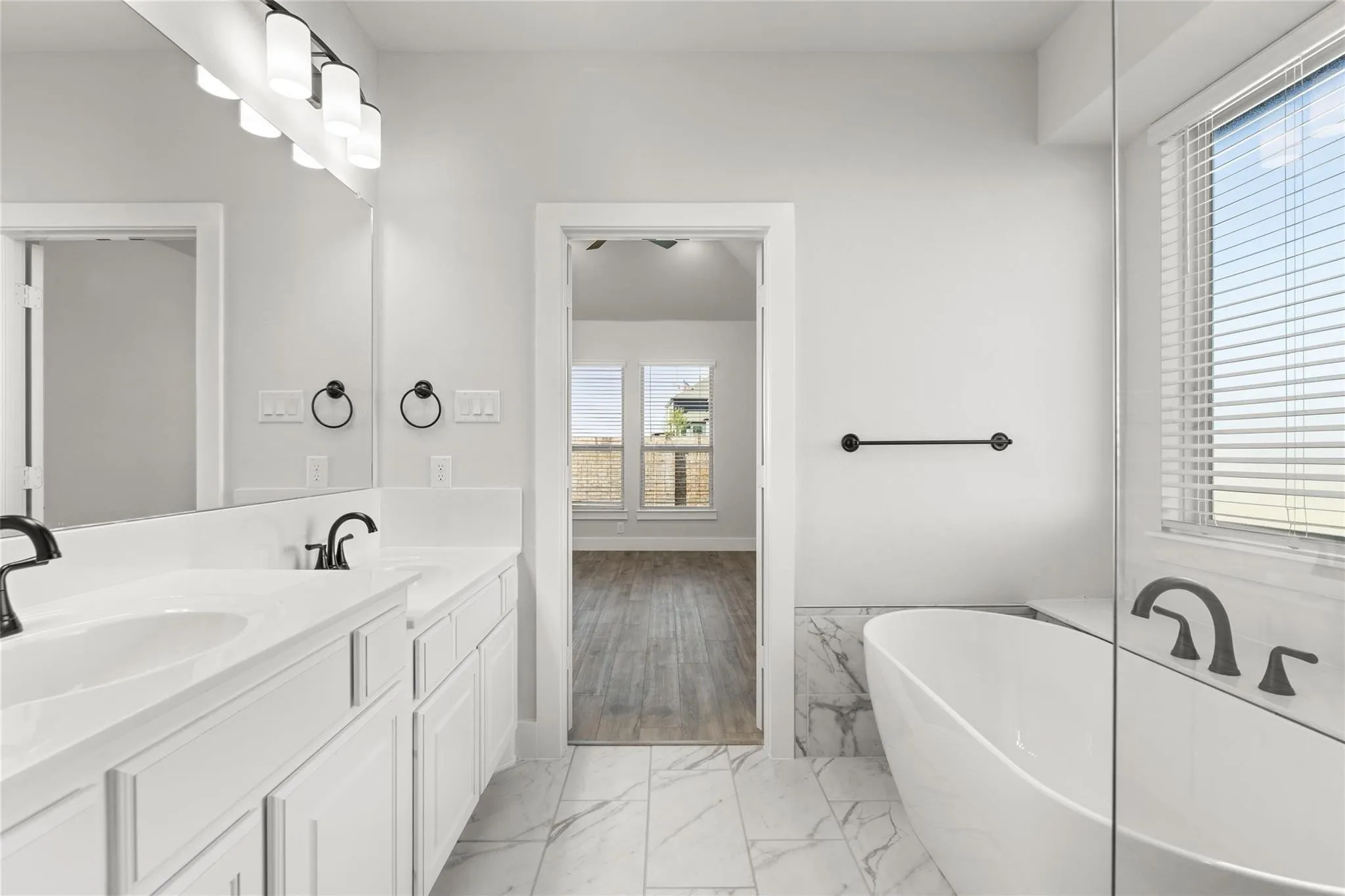 Single Family Residence For Rent in Collin County , 809 Meadow Spring Lane, Anna, Texas 75409, 5 Bedrooms, 4 Bathrooms, 2 Garage spaces, 2,828 Sqft, built in 2023, Price $2,950, mls#21179120, Real Estate Agent in Anna, Homes For Rent in Collin county, Homes For Rent in Anna, Realtor in Anna Texas, Real Estate Brokerage Independent Realty Texas, Luminita Cordes Realtor