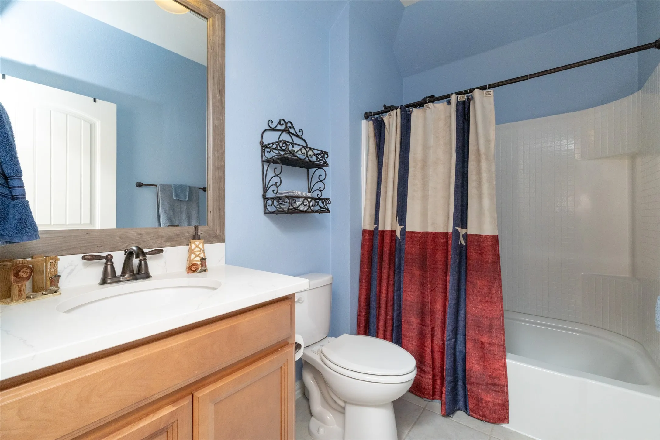 Upstairs Bath #3 w Tub/Shower Combo...