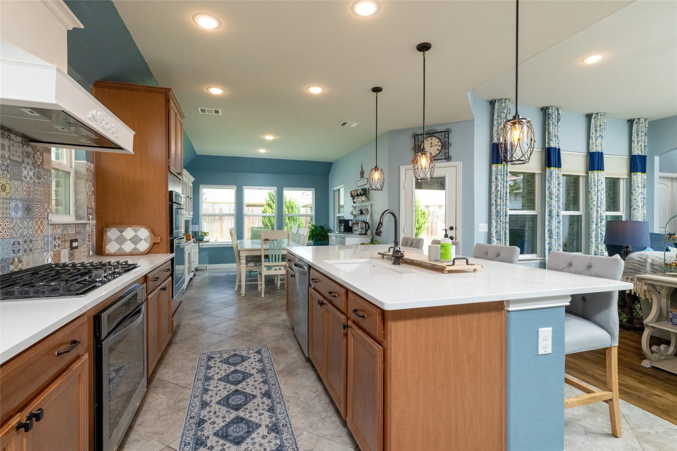 5 Burner Gas Cooktop & Generous Counter Space...