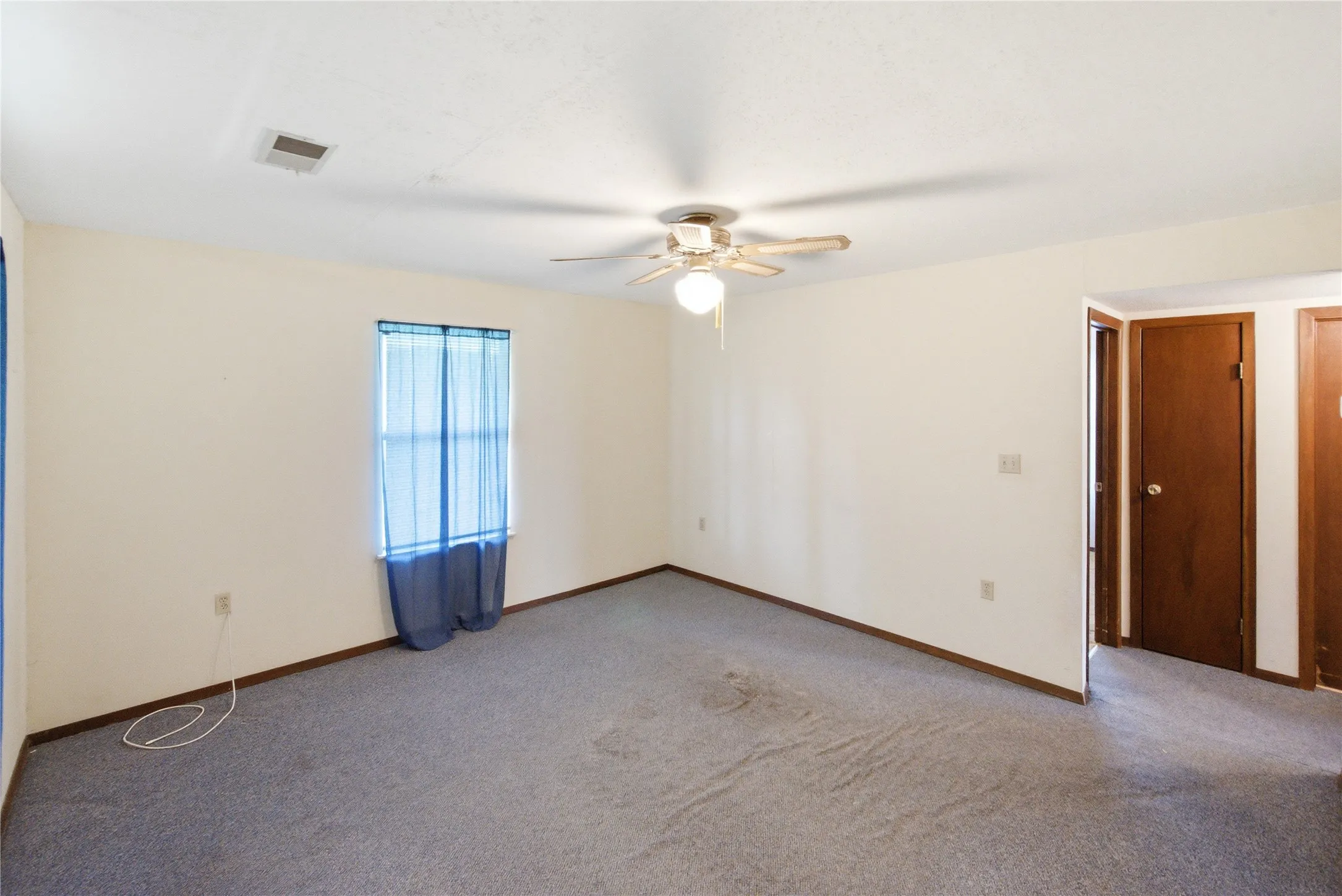 Single Family Residence For Sale in Bosque County , 368 County Road 3625, Clifton, Texas 76634, 3 Bedroom, 2 Bathroom, 3 Garage spaces, 2,240 Sqft, built in 1985, mls#21179192, Real Estate Agent in Clifton, Homes For Sale in Bosque county, Homes For Sale in Clifton, Realtor in Clifton Texas, Real Estate Brokerage Independent Realty Texas, Luminita Cordes Realtor