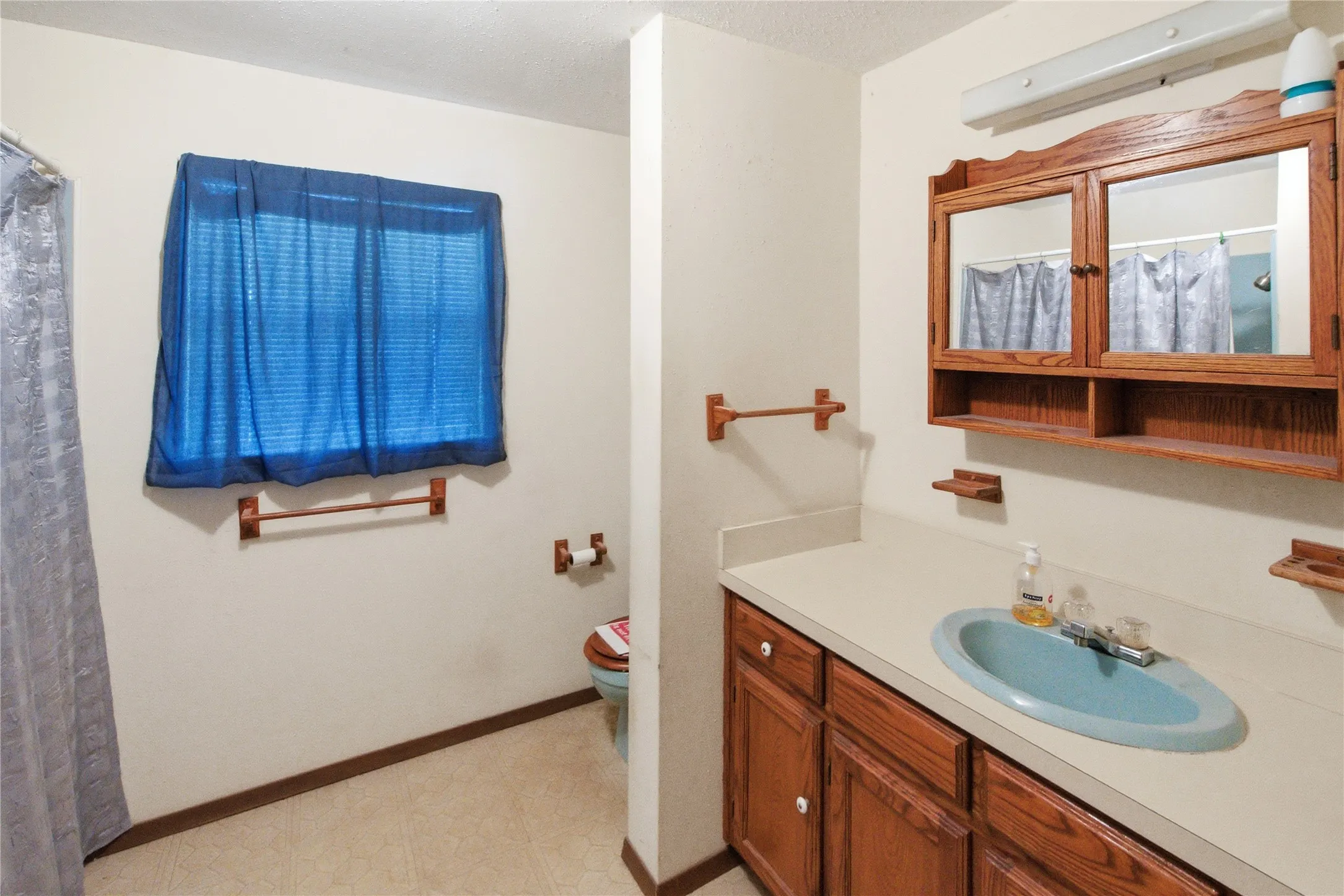 Single Family Residence For Sale in Bosque County , 368 County Road 3625, Clifton, Texas 76634, 3 Bedroom, 2 Bathroom, 3 Garage spaces, 2,240 Sqft, built in 1985, mls#21179192, Real Estate Agent in Clifton, Homes For Sale in Bosque county, Homes For Sale in Clifton, Realtor in Clifton Texas, Real Estate Brokerage Independent Realty Texas, Luminita Cordes Realtor