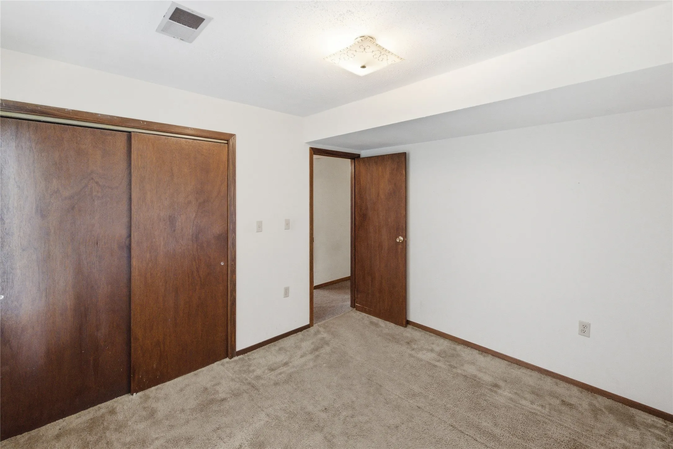 Single Family Residence For Sale in Bosque County , 368 County Road 3625, Clifton, Texas 76634, 3 Bedroom, 2 Bathroom, 3 Garage spaces, 2,240 Sqft, built in 1985, mls#21179192, Real Estate Agent in Clifton, Homes For Sale in Bosque county, Homes For Sale in Clifton, Realtor in Clifton Texas, Real Estate Brokerage Independent Realty Texas, Luminita Cordes Realtor