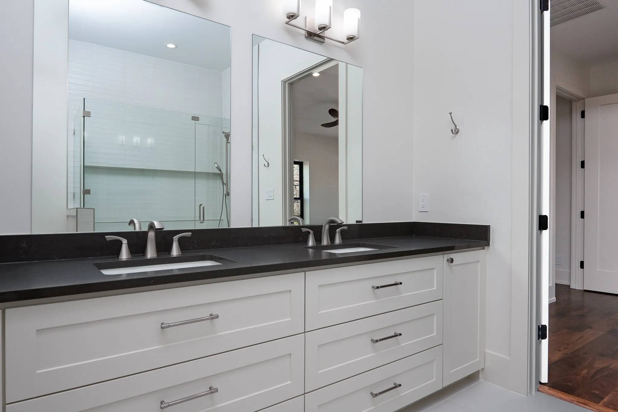 Single Family Residence For Sale in Denton County , 1230 Oak View Court, Oak Point, Texas 75068, 6 Bedroom, 8 Bathroom, 5 Garage spaces, 13,361 Sqft, built in 2021, New Construction - Complete, mls#21177690, Real Estate Agent in Oak Point, Homes For Sale in Denton county, Homes For Sale in Oak Point, Realtor in Oak Point Texas, Real Estate Brokerage Independent Realty Texas, Luminita Cordes Realtor
