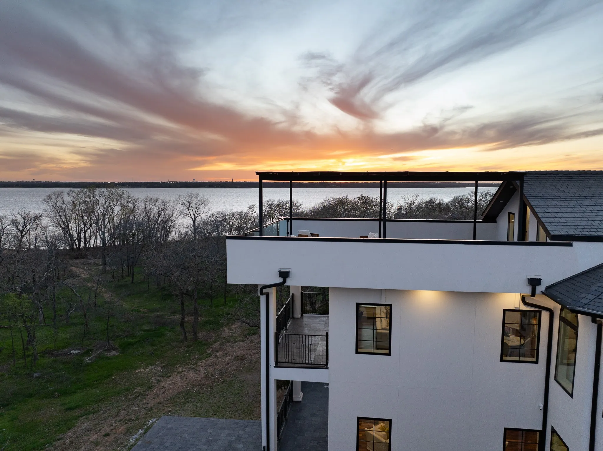 Single Family Residence For Sale in Denton County , 1230 Oak View Court, Oak Point, Texas 75068, 6 Bedroom, 8 Bathroom, 5 Garage spaces, 13,361 Sqft, built in 2021, New Construction - Complete, mls#21177690, Real Estate Agent in Oak Point, Homes For Sale in Denton county, Homes For Sale in Oak Point, Realtor in Oak Point Texas, Real Estate Brokerage Independent Realty Texas, Luminita Cordes Realtor