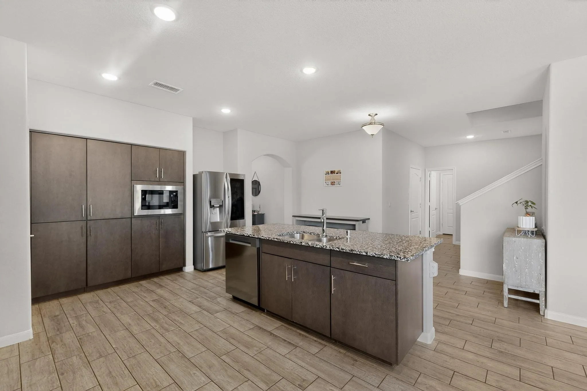 Single Family Residence For Sale in Denton County , 1261 Pleasant Knoll Trail, Aubrey, Texas 76227, 5 Bedroom, 4 Bathroom, 2 Garage spaces, 3,056 Sqft, built in 2021, Preowned, mls#21178255, Real Estate Agent in Aubrey, Homes For Sale in Denton county, Homes For Sale in Aubrey, Realtor in Aubrey Texas, Real Estate Brokerage Independent Realty Texas, Luminita Cordes Realtor