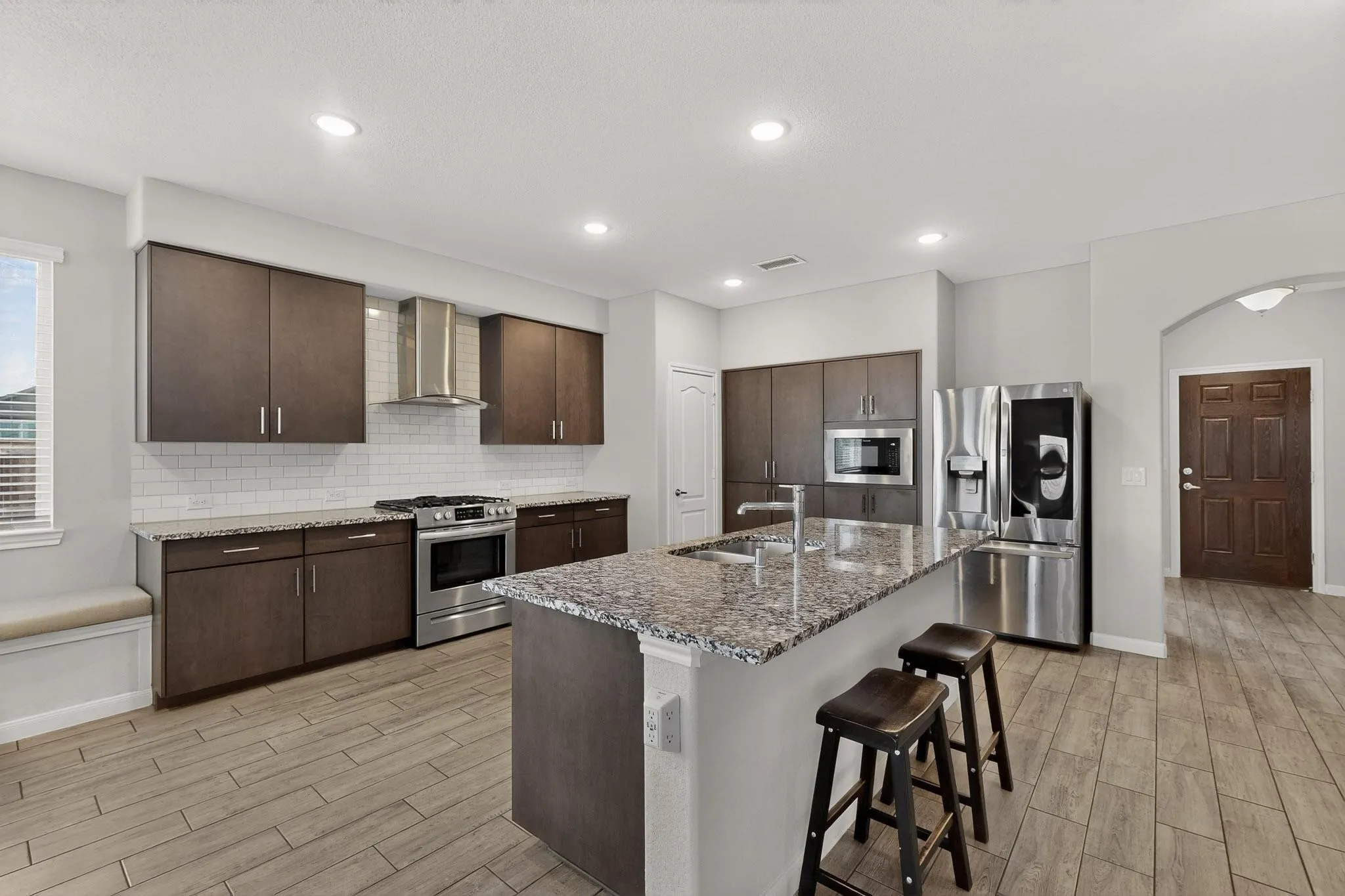 Single Family Residence For Sale in Denton County , 1261 Pleasant Knoll Trail, Aubrey, Texas 76227, 5 Bedroom, 4 Bathroom, 2 Garage spaces, 3,056 Sqft, built in 2021, Preowned, mls#21178255, Real Estate Agent in Aubrey, Homes For Sale in Denton county, Homes For Sale in Aubrey, Realtor in Aubrey Texas, Real Estate Brokerage Independent Realty Texas, Luminita Cordes Realtor