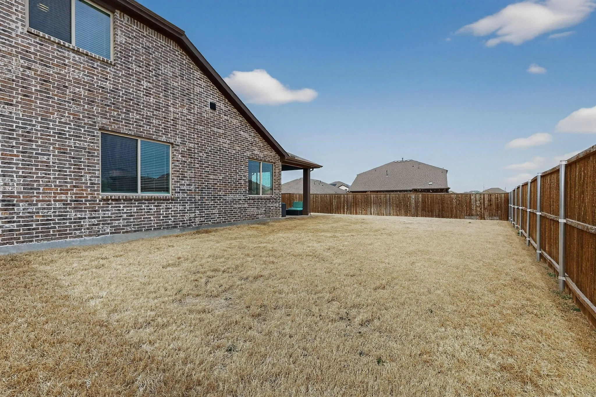 Single Family Residence For Sale in Denton County , 1261 Pleasant Knoll Trail, Aubrey, Texas 76227, 5 Bedroom, 4 Bathroom, 2 Garage spaces, 3,056 Sqft, built in 2021, Preowned, mls#21178255, Real Estate Agent in Aubrey, Homes For Sale in Denton county, Homes For Sale in Aubrey, Realtor in Aubrey Texas, Real Estate Brokerage Independent Realty Texas, Luminita Cordes Realtor