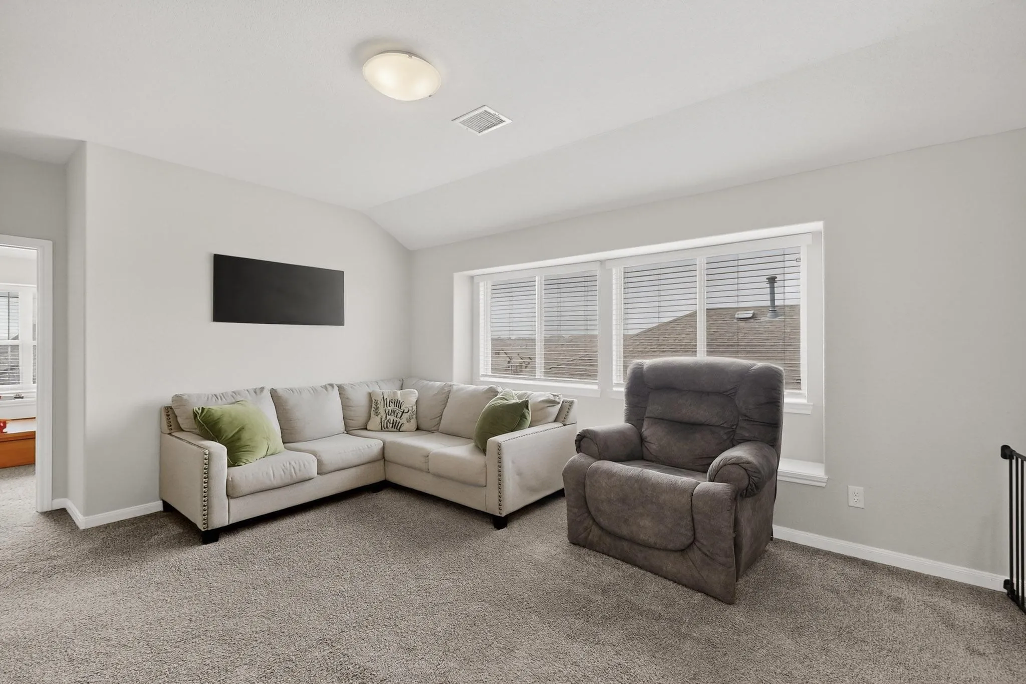 Single Family Residence For Sale in Denton County , 1261 Pleasant Knoll Trail, Aubrey, Texas 76227, 5 Bedroom, 4 Bathroom, 2 Garage spaces, 3,056 Sqft, built in 2021, Preowned, mls#21178255, Real Estate Agent in Aubrey, Homes For Sale in Denton county, Homes For Sale in Aubrey, Realtor in Aubrey Texas, Real Estate Brokerage Independent Realty Texas, Luminita Cordes Realtor