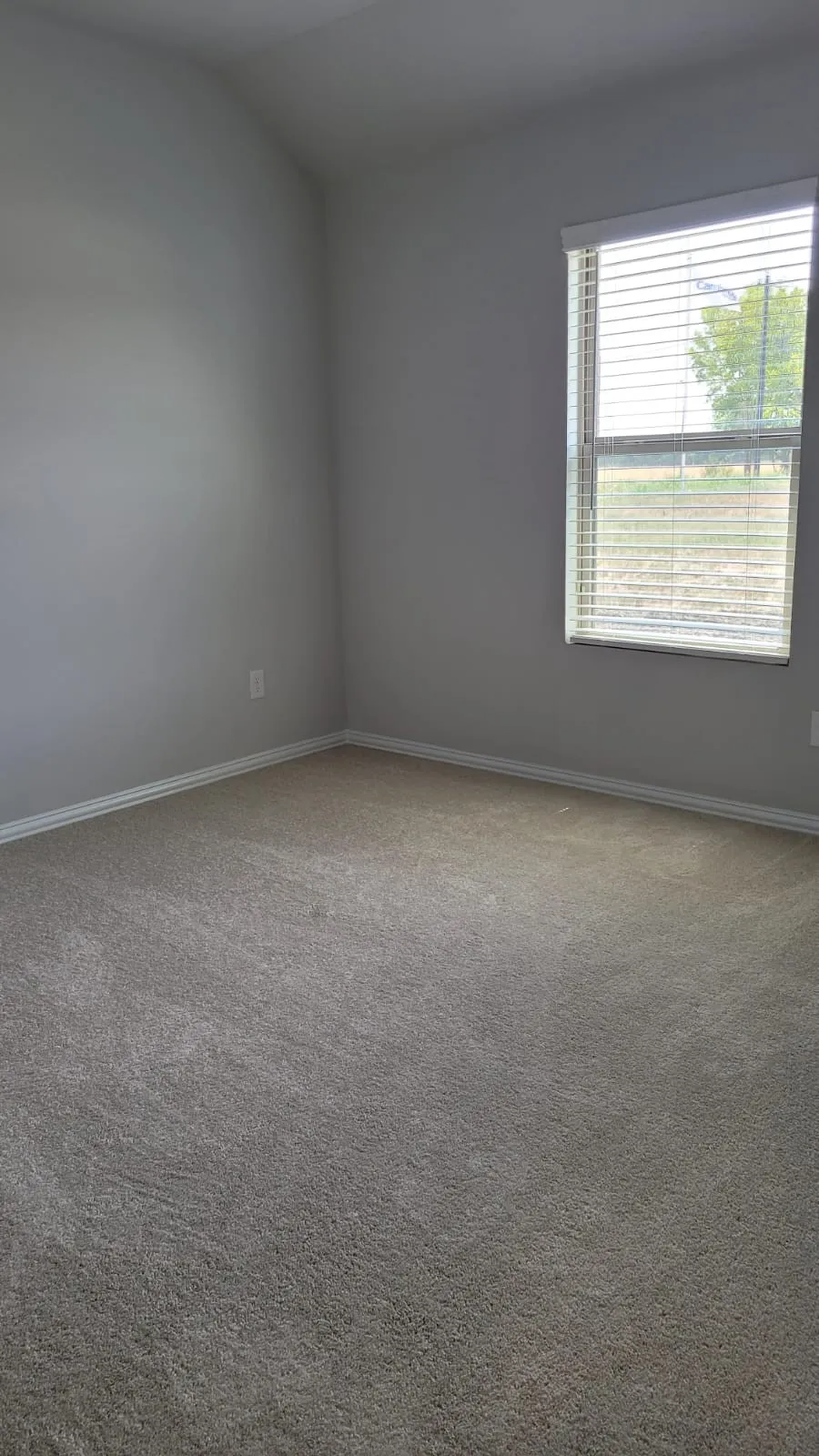 Single Family Residence For Sale in Grayson County , 1919 Rolling Ridge Drive, Van Alstyne, Texas 75495, 4 Bedrooms, 2 Bathrooms, 2 Garage spaces, 1,800 Sqft, built in 2023, Preowned, Price $319,900, mls#21179239, Real Estate Agent in Van Alstyne, Homes For Sale in Grayson county, Homes For Sale in Van Alstyne, Realtor in Van Alstyne Texas, Real Estate Brokerage Independent Realty Texas, Luminita Cordes Realtor