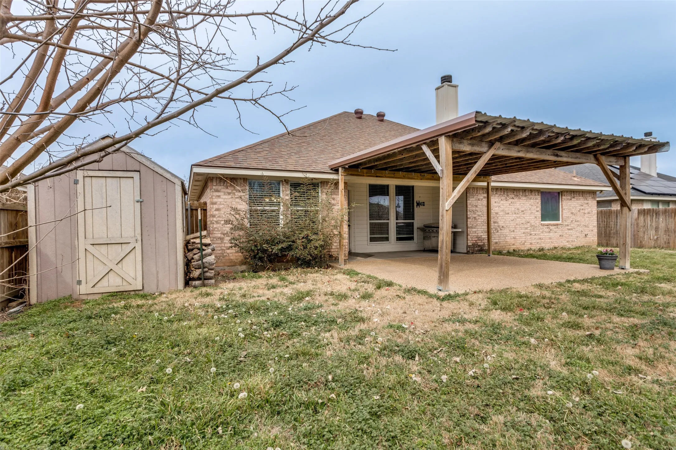 Single Family Residence For Sale in Johnson County , 221 Rose Avenue, Cleburne, Texas 76033, 3 Bedroom, 2 Bathroom, 2 Garage spaces, 1,859 Sqft, built in 2006, Preowned, mls#21176531, Real Estate Agent in Cleburne, Homes For Sale in Johnson county, Homes For Sale in Cleburne, Realtor in Cleburne Texas, Real Estate Brokerage Independent Realty Texas, Luminita Cordes Realtor