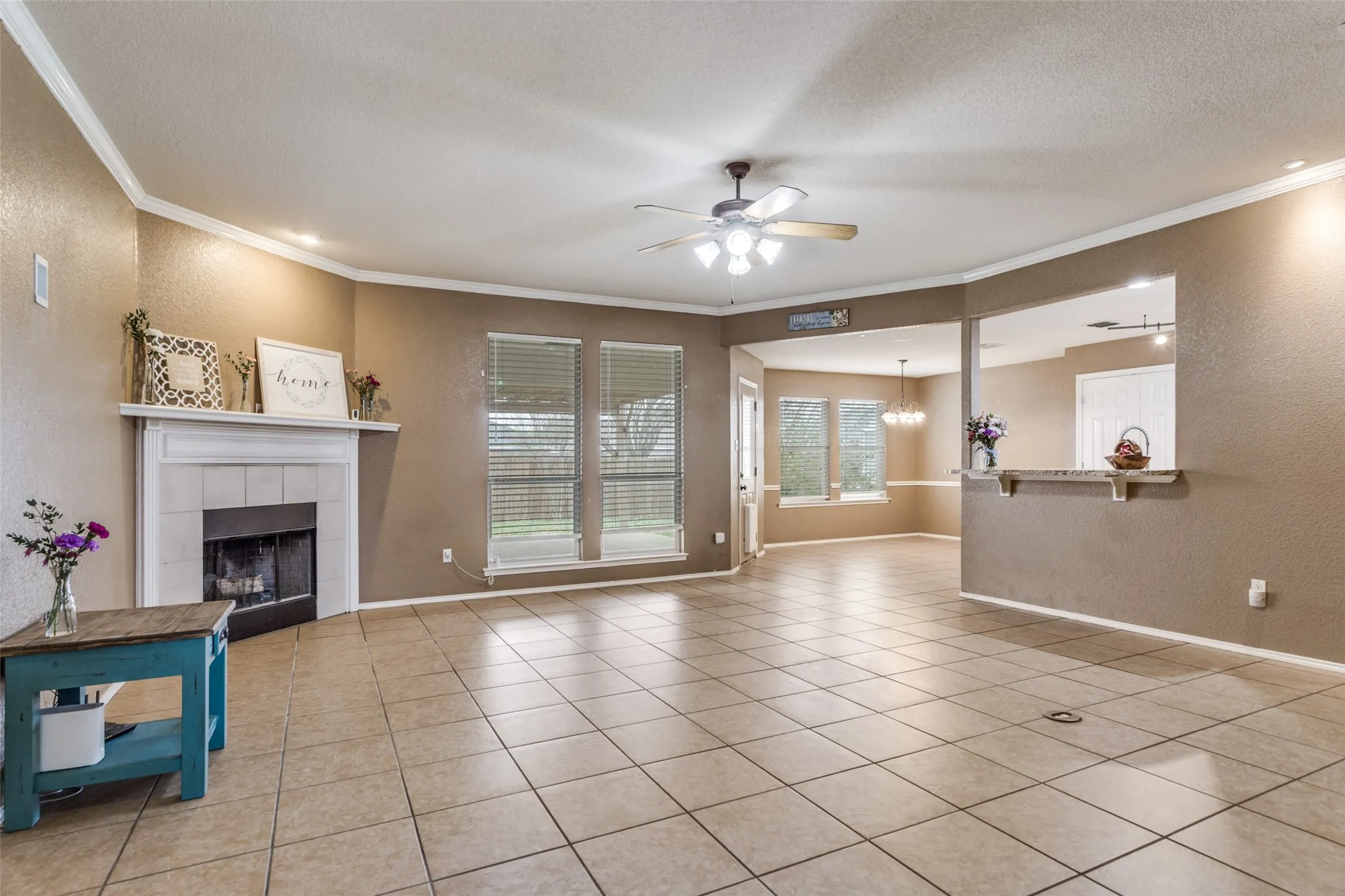 Single Family Residence For Sale in Johnson County , 221 Rose Avenue, Cleburne, Texas 76033, 3 Bedroom, 2 Bathroom, 2 Garage spaces, 1,859 Sqft, built in 2006, Preowned, mls#21176531, Real Estate Agent in Cleburne, Homes For Sale in Johnson county, Homes For Sale in Cleburne, Realtor in Cleburne Texas, Real Estate Brokerage Independent Realty Texas, Luminita Cordes Realtor