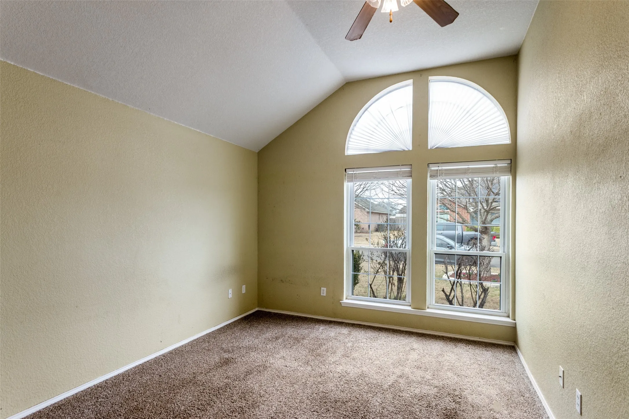 Single Family Residence For Sale in Johnson County , 221 Rose Avenue, Cleburne, Texas 76033, 3 Bedroom, 2 Bathroom, 2 Garage spaces, 1,859 Sqft, built in 2006, Preowned, mls#21176531, Real Estate Agent in Cleburne, Homes For Sale in Johnson county, Homes For Sale in Cleburne, Realtor in Cleburne Texas, Real Estate Brokerage Independent Realty Texas, Luminita Cordes Realtor