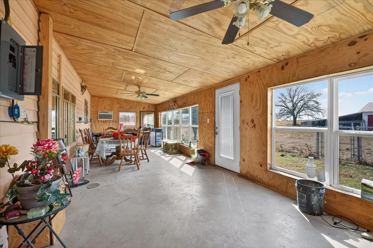 Single Family Residence For Sale in Comanche County , 900 Fm 2921, De Leon, Texas 76444, 3 Bedroom, 3 Bathroom, 2 Garage spaces, 1,052 Sqft, built in 1945, Preowned, Price $299,999, mls#21179279, Real Estate Agent in De Leon, Homes For Sale in Comanche county, Homes For Sale in De Leon, Realtor in De Leon Texas, Real Estate Brokerage Independent Realty Texas, Luminita Cordes Realtor