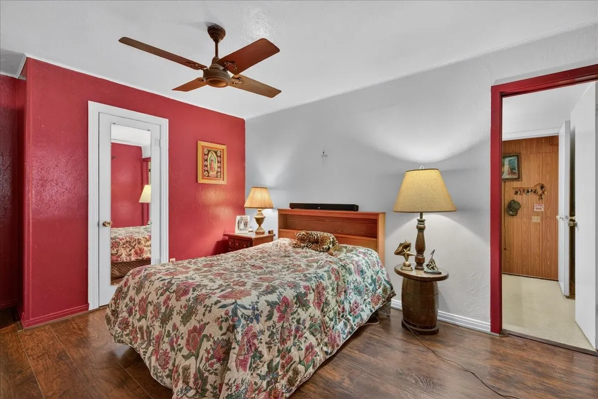 Single Family Residence For Sale in Comanche County , 900 Fm 2921, De Leon, Texas 76444, 3 Bedroom, 3 Bathroom, 2 Garage spaces, 1,052 Sqft, built in 1945, Preowned, Price $299,999, mls#21179279, Real Estate Agent in De Leon, Homes For Sale in Comanche county, Homes For Sale in De Leon, Realtor in De Leon Texas, Real Estate Brokerage Independent Realty Texas, Luminita Cordes Realtor