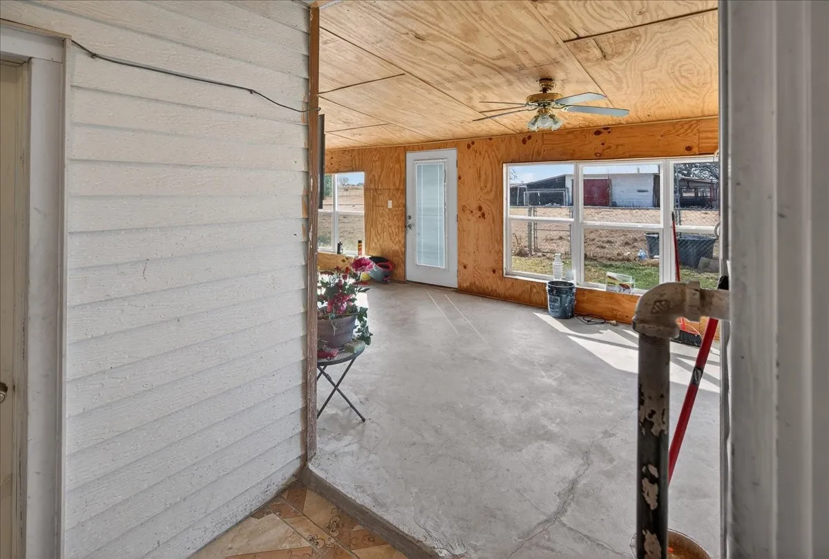 Single Family Residence For Sale in Comanche County , 900 Fm 2921, De Leon, Texas 76444, 3 Bedroom, 3 Bathroom, 2 Garage spaces, 1,052 Sqft, built in 1945, Preowned, Price $299,999, mls#21179279, Real Estate Agent in De Leon, Homes For Sale in Comanche county, Homes For Sale in De Leon, Realtor in De Leon Texas, Real Estate Brokerage Independent Realty Texas, Luminita Cordes Realtor