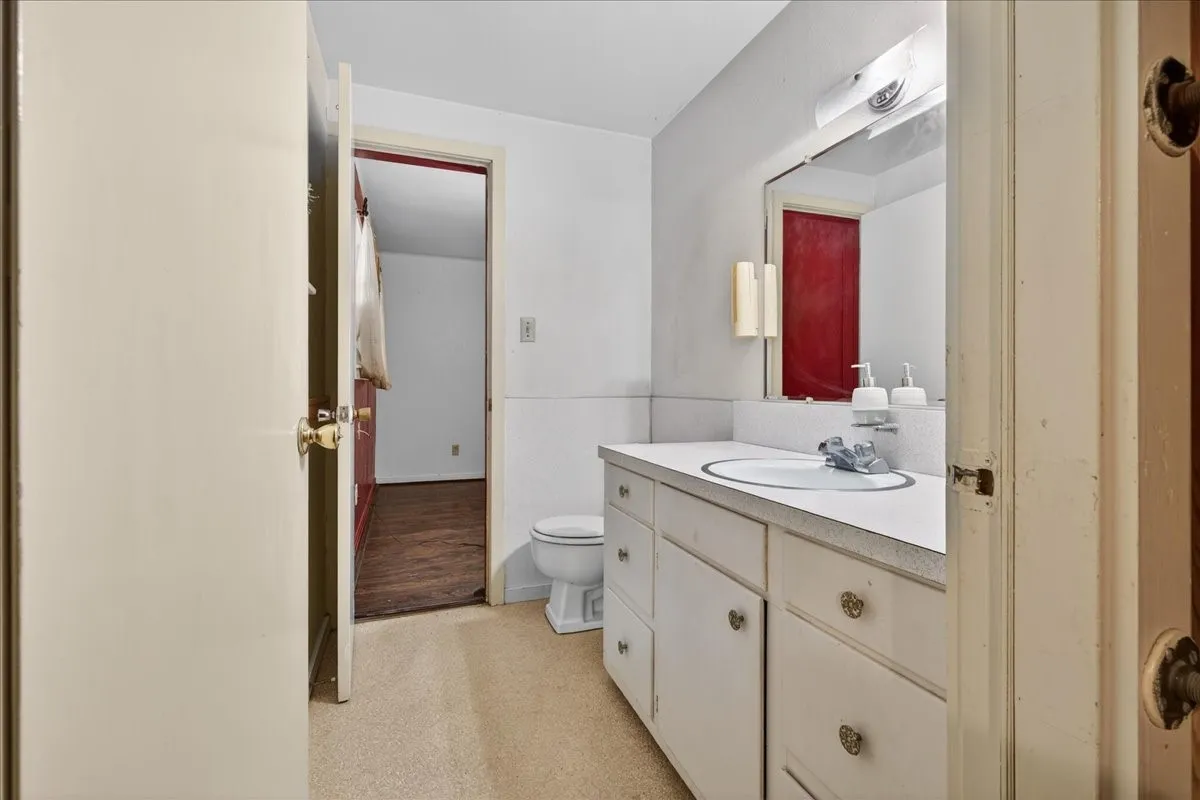 Single Family Residence For Sale in Comanche County , 900 Fm 2921, De Leon, Texas 76444, 3 Bedroom, 3 Bathroom, 2 Garage spaces, 1,052 Sqft, built in 1945, Preowned, Price $299,999, mls#21179279, Real Estate Agent in De Leon, Homes For Sale in Comanche county, Homes For Sale in De Leon, Realtor in De Leon Texas, Real Estate Brokerage Independent Realty Texas, Luminita Cordes Realtor