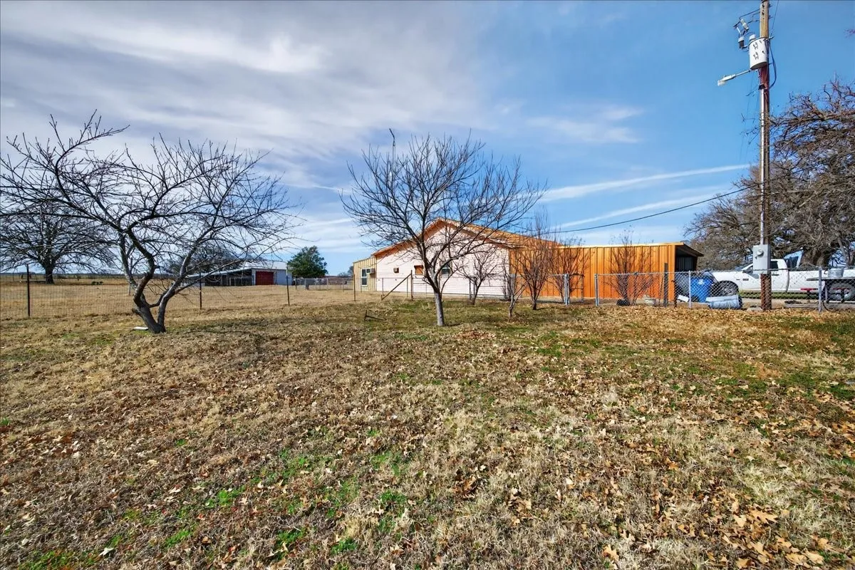 Single Family Residence For Sale in Comanche County , 900 Fm 2921, De Leon, Texas 76444, 3 Bedroom, 3 Bathroom, 2 Garage spaces, 1,052 Sqft, built in 1945, Preowned, Price $299,999, mls#21179279, Real Estate Agent in De Leon, Homes For Sale in Comanche county, Homes For Sale in De Leon, Realtor in De Leon Texas, Real Estate Brokerage Independent Realty Texas, Luminita Cordes Realtor