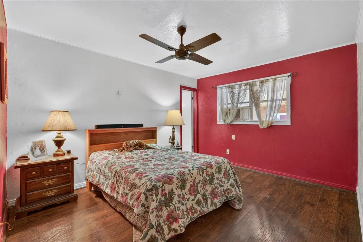 Single Family Residence For Sale in Comanche County , 900 Fm 2921, De Leon, Texas 76444, 3 Bedroom, 3 Bathroom, 2 Garage spaces, 1,052 Sqft, built in 1945, Preowned, Price $299,999, mls#21179279, Real Estate Agent in De Leon, Homes For Sale in Comanche county, Homes For Sale in De Leon, Realtor in De Leon Texas, Real Estate Brokerage Independent Realty Texas, Luminita Cordes Realtor