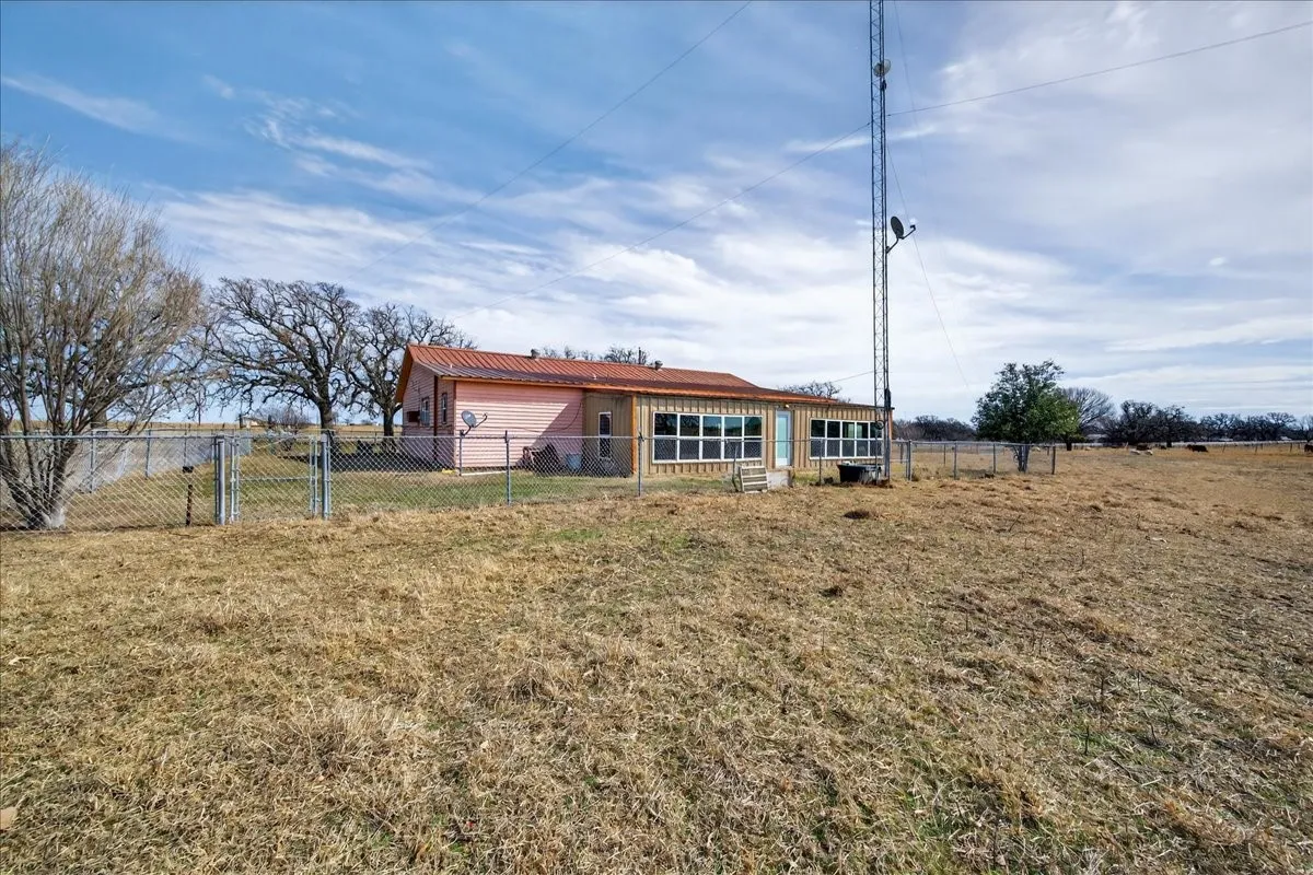Single Family Residence For Sale in Comanche County , 900 Fm 2921, De Leon, Texas 76444, 3 Bedroom, 3 Bathroom, 2 Garage spaces, 1,052 Sqft, built in 1945, Preowned, Price $299,999, mls#21179279, Real Estate Agent in De Leon, Homes For Sale in Comanche county, Homes For Sale in De Leon, Realtor in De Leon Texas, Real Estate Brokerage Independent Realty Texas, Luminita Cordes Realtor