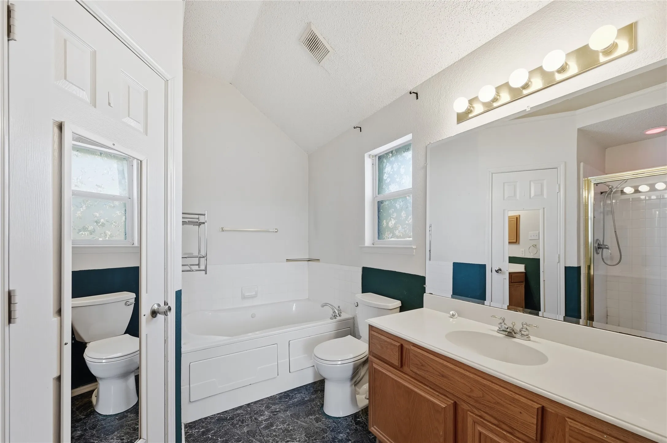 Single Family Residence For Sale in Rockwall County , 3095 Wildflower Way, Rockwall, Texas 75032, 3 Bedroom, 2 Bathroom, 2 Garage spaces, 1,567 Sqft, built in 1998, mls#21177853, Real Estate Agent in Rockwall, Homes For Sale in Rockwall county, Homes For Sale in Rockwall, Realtor in Rockwall Texas, Real Estate Brokerage Independent Realty Texas, Luminita Cordes Realtor