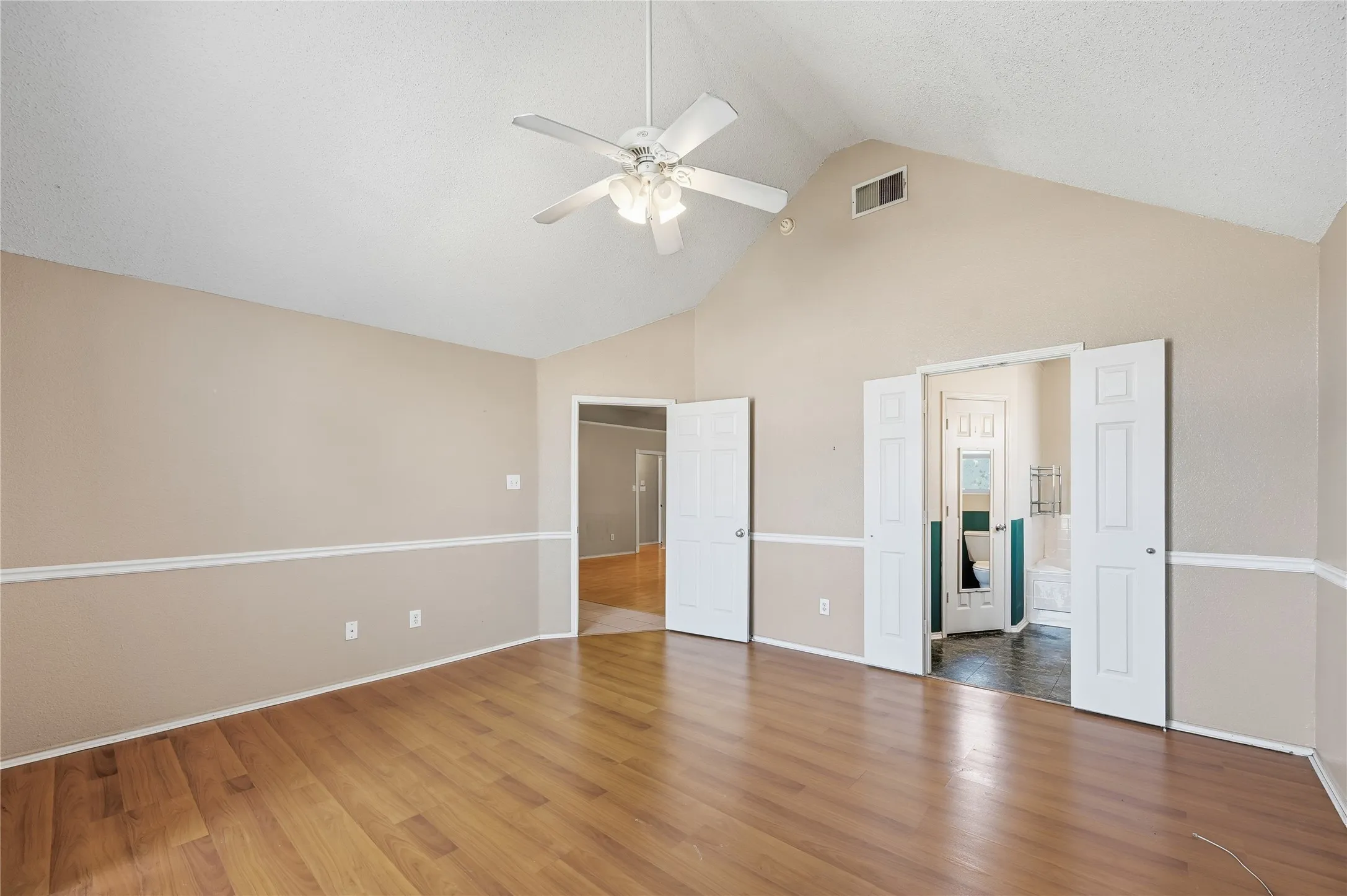 Single Family Residence For Sale in Rockwall County , 3095 Wildflower Way, Rockwall, Texas 75032, 3 Bedroom, 2 Bathroom, 2 Garage spaces, 1,567 Sqft, built in 1998, mls#21177853, Real Estate Agent in Rockwall, Homes For Sale in Rockwall county, Homes For Sale in Rockwall, Realtor in Rockwall Texas, Real Estate Brokerage Independent Realty Texas, Luminita Cordes Realtor