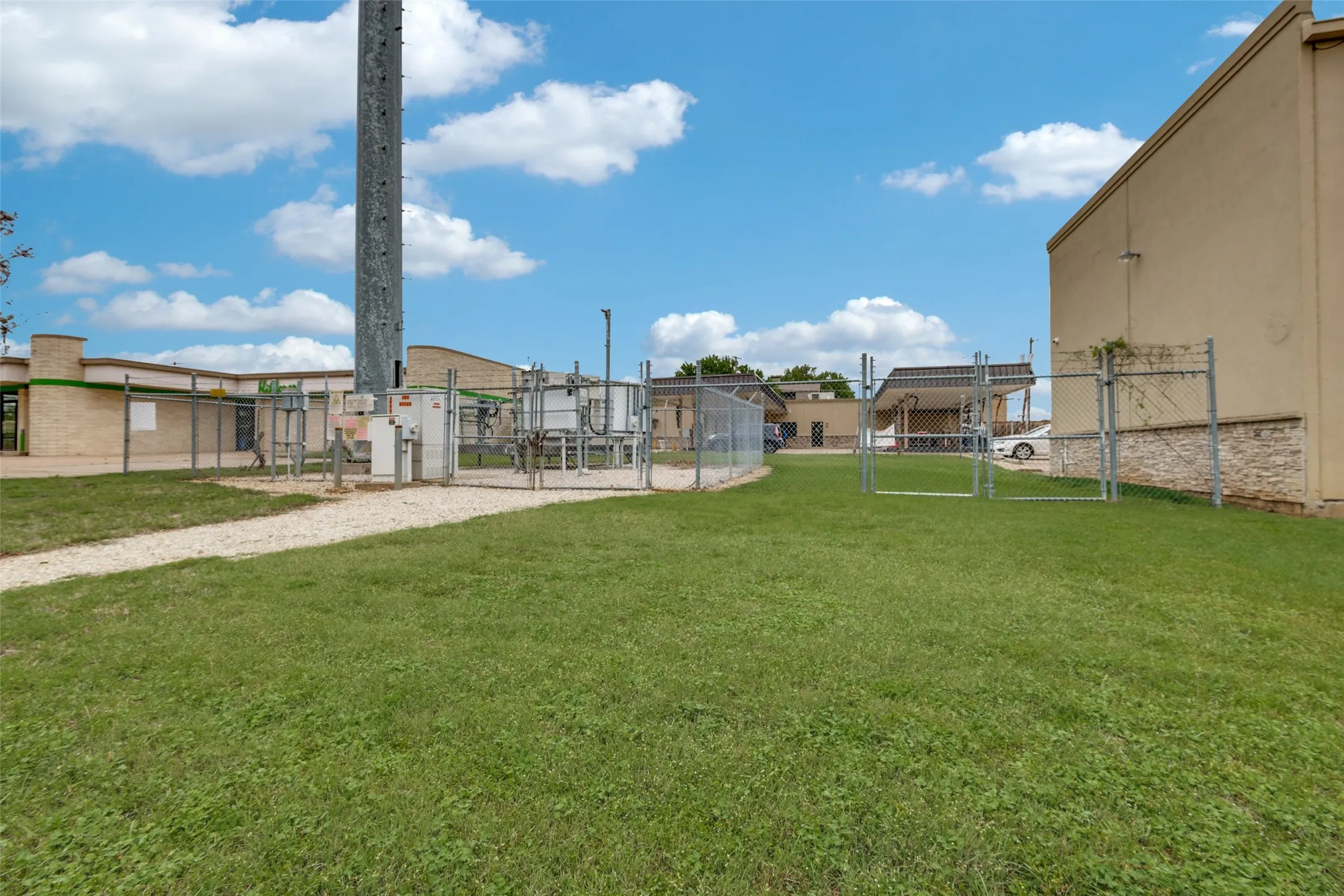 Unimproved Land For Sale in Tarrant County , 1509 Gina Drive, Arlington, Texas 76013, 0, 0, Garage spaces, 0 Sqft, built in 0, Preowned, mls#21179162, Real Estate Agent in Arlington, Homes For Sale in Tarrant county, Homes For Sale in Arlington, Realtor in Arlington Texas, Real Estate Brokerage Independent Realty Texas, Luminita Cordes Realtor