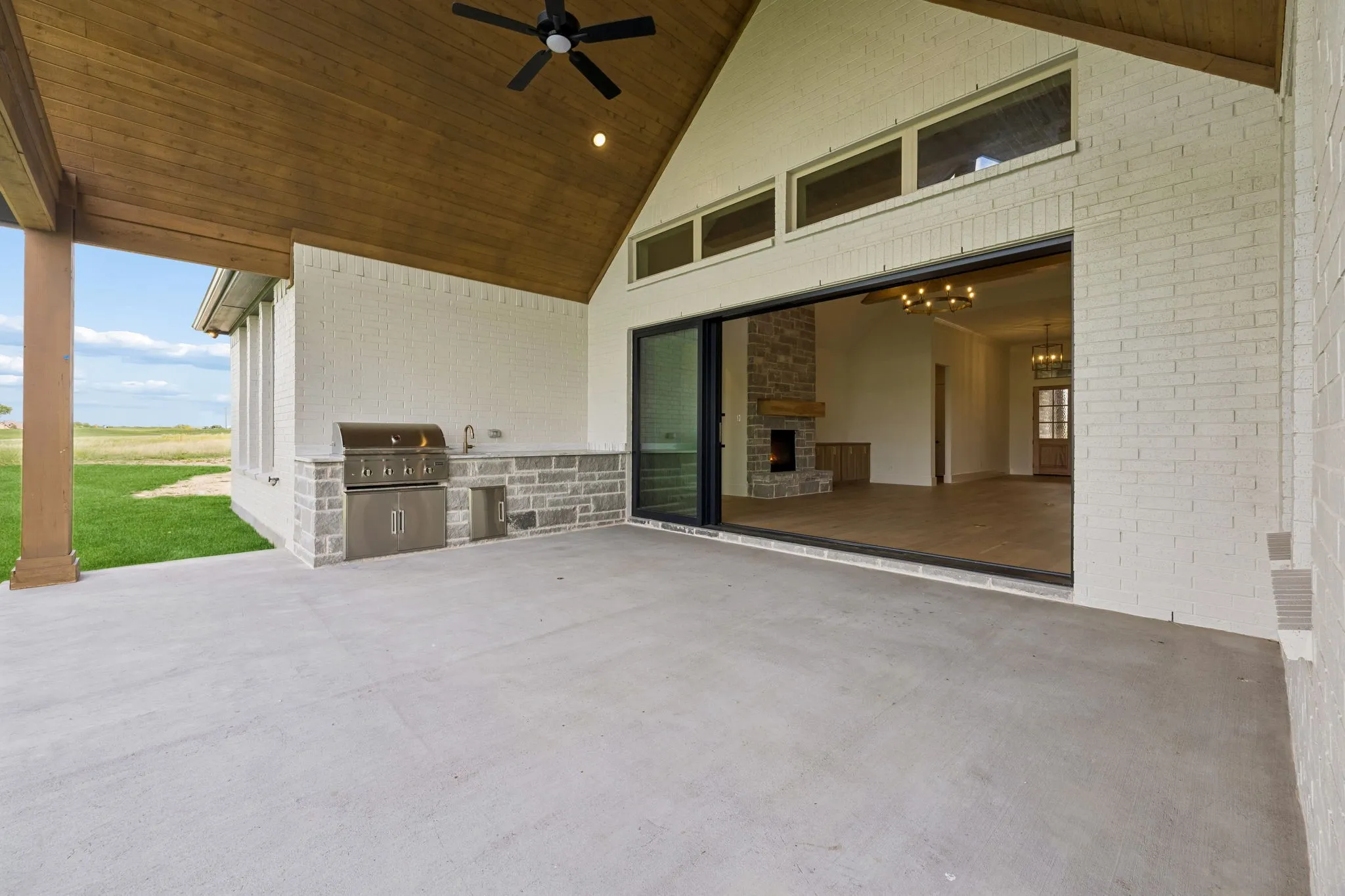 Single Family Residence For Sale in Johnson County , 7435 S Aberdeen Drive, Cleburne, Texas 76033, 3 Bedroom, 3 Bathroom, 3 Garage spaces, 3,044 Sqft, built in 2026, New Construction - Incomplete, mls#21179263, Real Estate Agent in Cleburne, Homes For Sale in Johnson county, Homes For Sale in Cleburne, Realtor in Cleburne Texas, Real Estate Brokerage Independent Realty Texas, Luminita Cordes Realtor