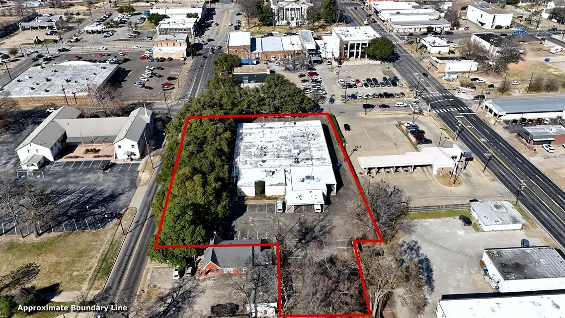 Office For Sale in Henderson County , 201-209 S Prairieville Street, Athens, Texas 75751, 0, 0, Garage spaces, 0 Sqft, built in 1964, Preowned, mls#21179404, Real Estate Agent in Athens, Homes For Sale in Henderson county, Homes For Sale in Athens, Realtor in Athens Texas, Real Estate Brokerage Independent Realty Texas, Luminita Cordes Realtor