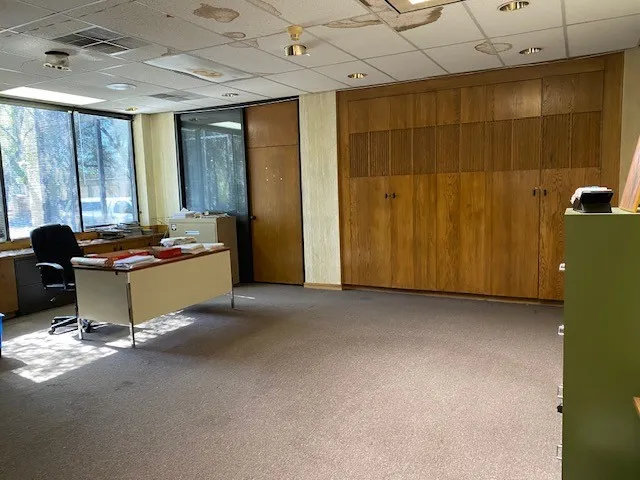 Office For Sale in Henderson County , 201-209 S Prairieville Street, Athens, Texas 75751, 0, 0, Garage spaces, 0 Sqft, built in 1964, Preowned, mls#21179404, Real Estate Agent in Athens, Homes For Sale in Henderson county, Homes For Sale in Athens, Realtor in Athens Texas, Real Estate Brokerage Independent Realty Texas, Luminita Cordes Realtor
