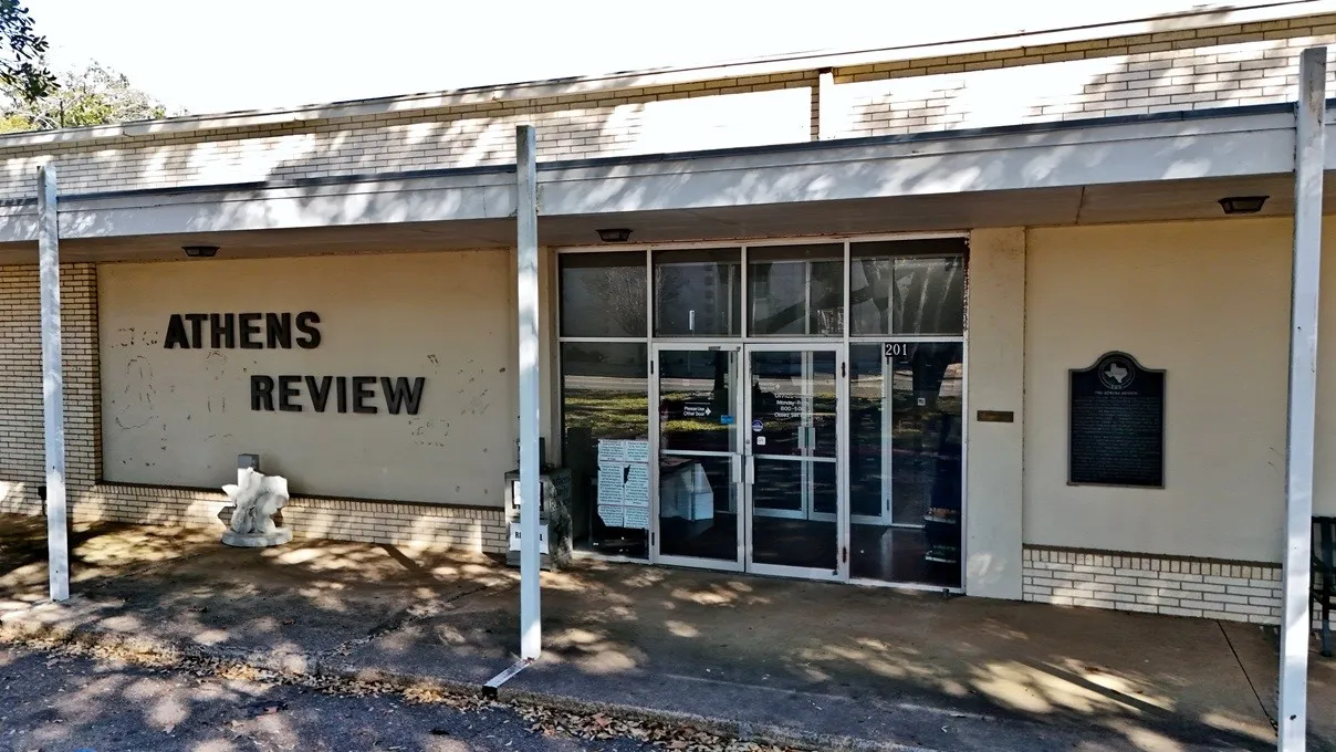 Office For Sale in Henderson County , 201-209 S Prairieville Street, Athens, Texas 75751, 0, 0, Garage spaces, 0 Sqft, built in 1964, Preowned, mls#21179404, Real Estate Agent in Athens, Homes For Sale in Henderson county, Homes For Sale in Athens, Realtor in Athens Texas, Real Estate Brokerage Independent Realty Texas, Luminita Cordes Realtor