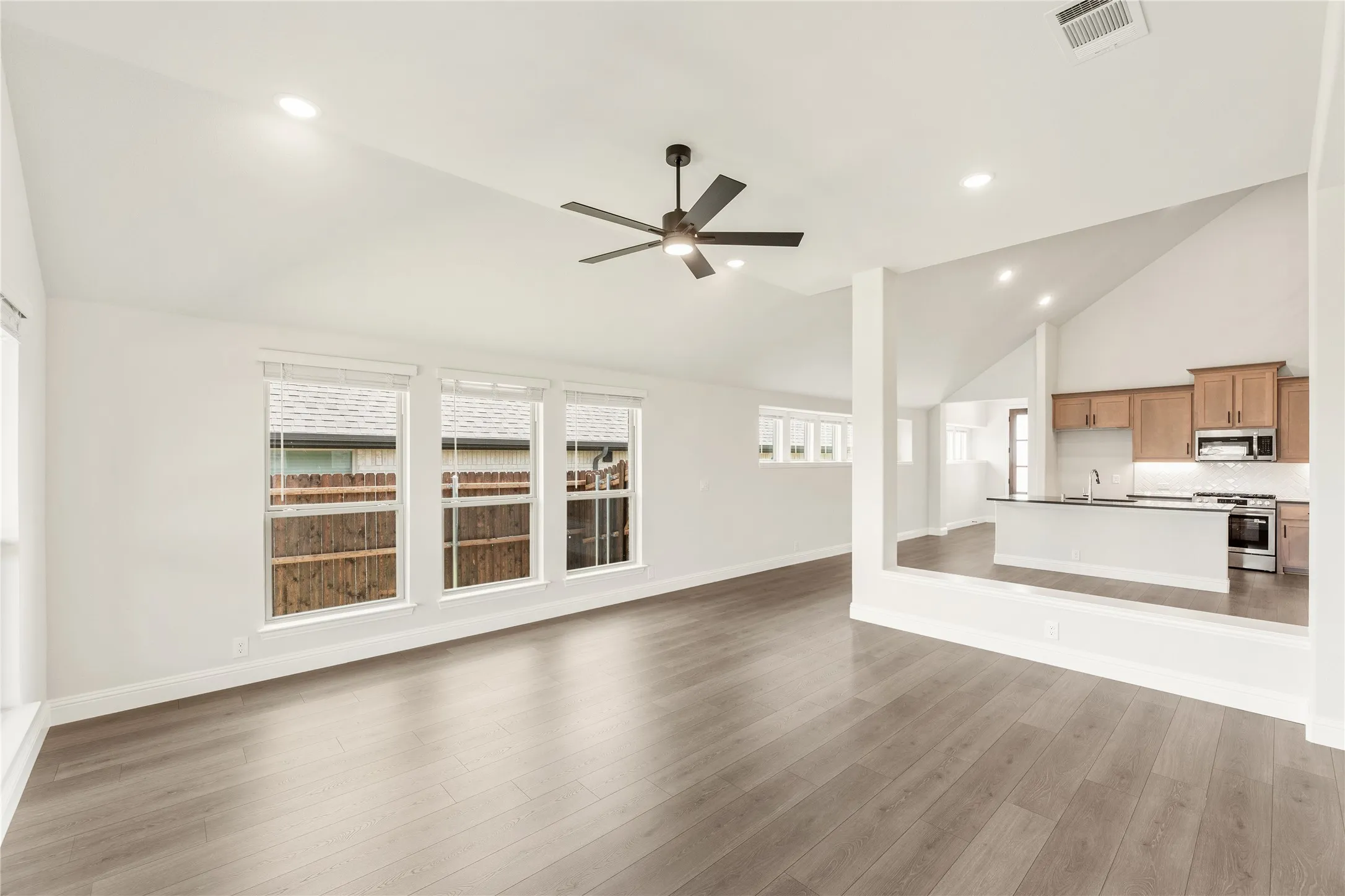 Single Family Residence For Sale in Dallas County , 129 Silverleaf Drive, Balch Springs, Texas 75181, 4 Bedroom, 3 Bathroom, 2 Garage spaces, 2,333 Sqft, built in 2026, New Construction - Incomplete, mls#21179459, Real Estate Agent in Balch Springs, Homes For Sale in Dallas county, Homes For Sale in Balch Springs, Realtor in Balch Springs Texas, Real Estate Brokerage Independent Realty Texas, Luminita Cordes Realtor
