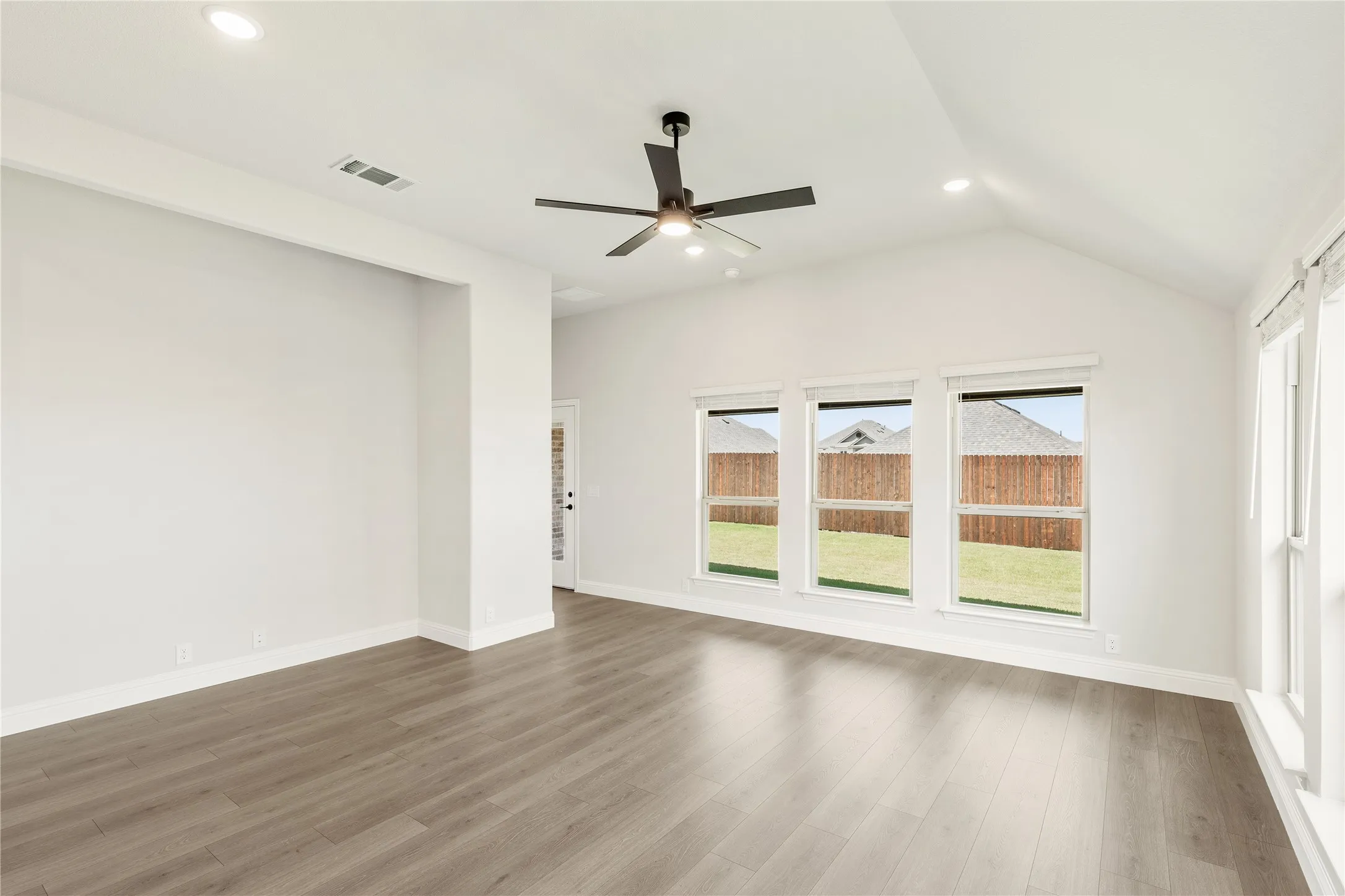 Single Family Residence For Sale in Dallas County , 129 Silverleaf Drive, Balch Springs, Texas 75181, 4 Bedroom, 3 Bathroom, 2 Garage spaces, 2,333 Sqft, built in 2026, New Construction - Incomplete, mls#21179459, Real Estate Agent in Balch Springs, Homes For Sale in Dallas county, Homes For Sale in Balch Springs, Realtor in Balch Springs Texas, Real Estate Brokerage Independent Realty Texas, Luminita Cordes Realtor