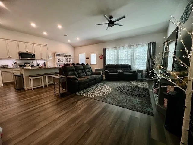 Very spacious open living and kitchen area, great for entertaining!