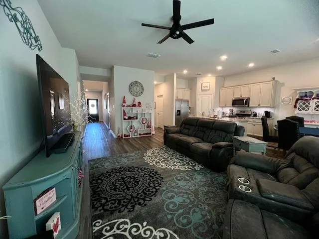 Single Family Residence For Sale in Kaufman County , 2115 Silver Charm Lane, Forney, Texas 75126, 3 Bedroom, 3 Bathroom, 2 Garage spaces, 2,423 Sqft, built in 2020, mls#21179484, Real Estate Agent in Forney, Homes For Sale in Kaufman county, Homes For Sale in Forney, Realtor in Forney Texas, Real Estate Brokerage Independent Realty Texas, Luminita Cordes Realtor