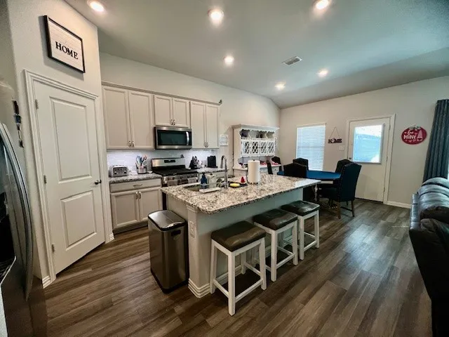 Single Family Residence For Sale in Kaufman County , 2115 Silver Charm Lane, Forney, Texas 75126, 3 Bedroom, 3 Bathroom, 2 Garage spaces, 2,423 Sqft, built in 2020, mls#21179484, Real Estate Agent in Forney, Homes For Sale in Kaufman county, Homes For Sale in Forney, Realtor in Forney Texas, Real Estate Brokerage Independent Realty Texas, Luminita Cordes Realtor