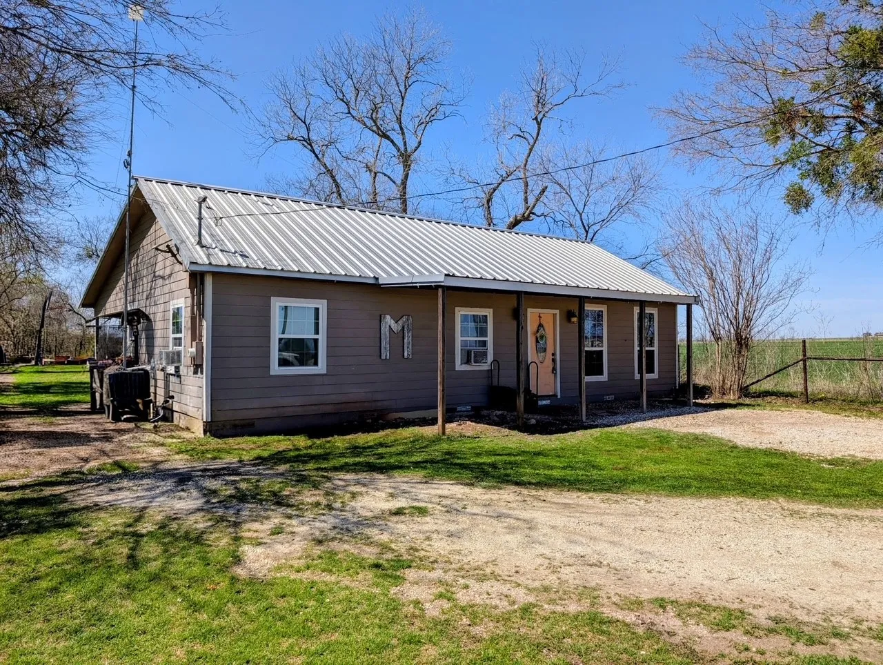 Single Family Residence For Sale in Bosque County , 3357 Fm 217, Valley Mills, Texas 76689, 3 Bedrooms, 2 Bathrooms, Garage spaces, 1,832 Sqft, built in 1950, Price $158,900, mls#21179507, Real Estate Agent in Valley Mills, Homes For Sale in Bosque county, Homes For Sale in Valley Mills, Realtor in Valley Mills Texas, Real Estate Brokerage Independent Realty Texas, Luminita Cordes Realtor