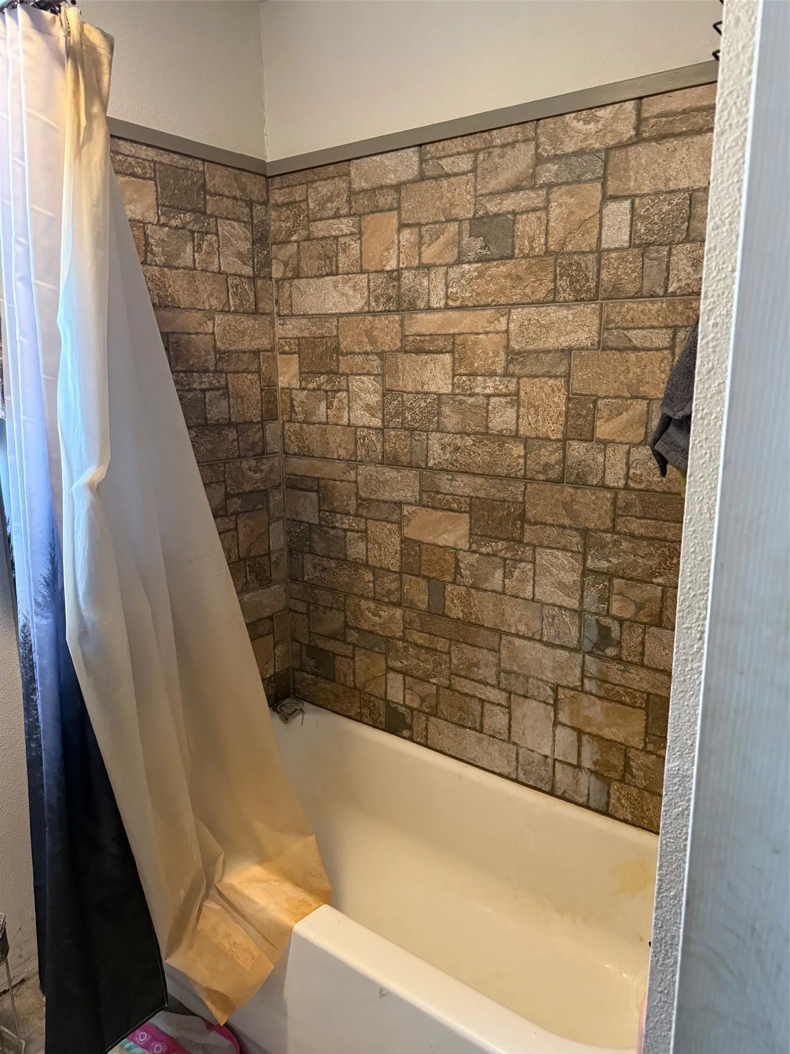 Single Family Residence For Sale in Bosque County , 3357 Fm 217, Valley Mills, Texas 76689, 3 Bedrooms, 2 Bathrooms, Garage spaces, 1,832 Sqft, built in 1950, Price $158,900, mls#21179507, Real Estate Agent in Valley Mills, Homes For Sale in Bosque county, Homes For Sale in Valley Mills, Realtor in Valley Mills Texas, Real Estate Brokerage Independent Realty Texas, Luminita Cordes Realtor
