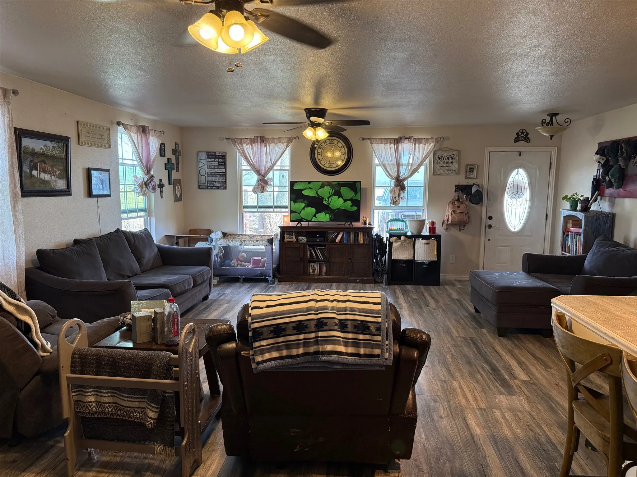 Single Family Residence For Sale in Bosque County , 3357 Fm 217, Valley Mills, Texas 76689, 3 Bedrooms, 2 Bathrooms, Garage spaces, 1,832 Sqft, built in 1950, Price $158,900, mls#21179507, Real Estate Agent in Valley Mills, Homes For Sale in Bosque county, Homes For Sale in Valley Mills, Realtor in Valley Mills Texas, Real Estate Brokerage Independent Realty Texas, Luminita Cordes Realtor