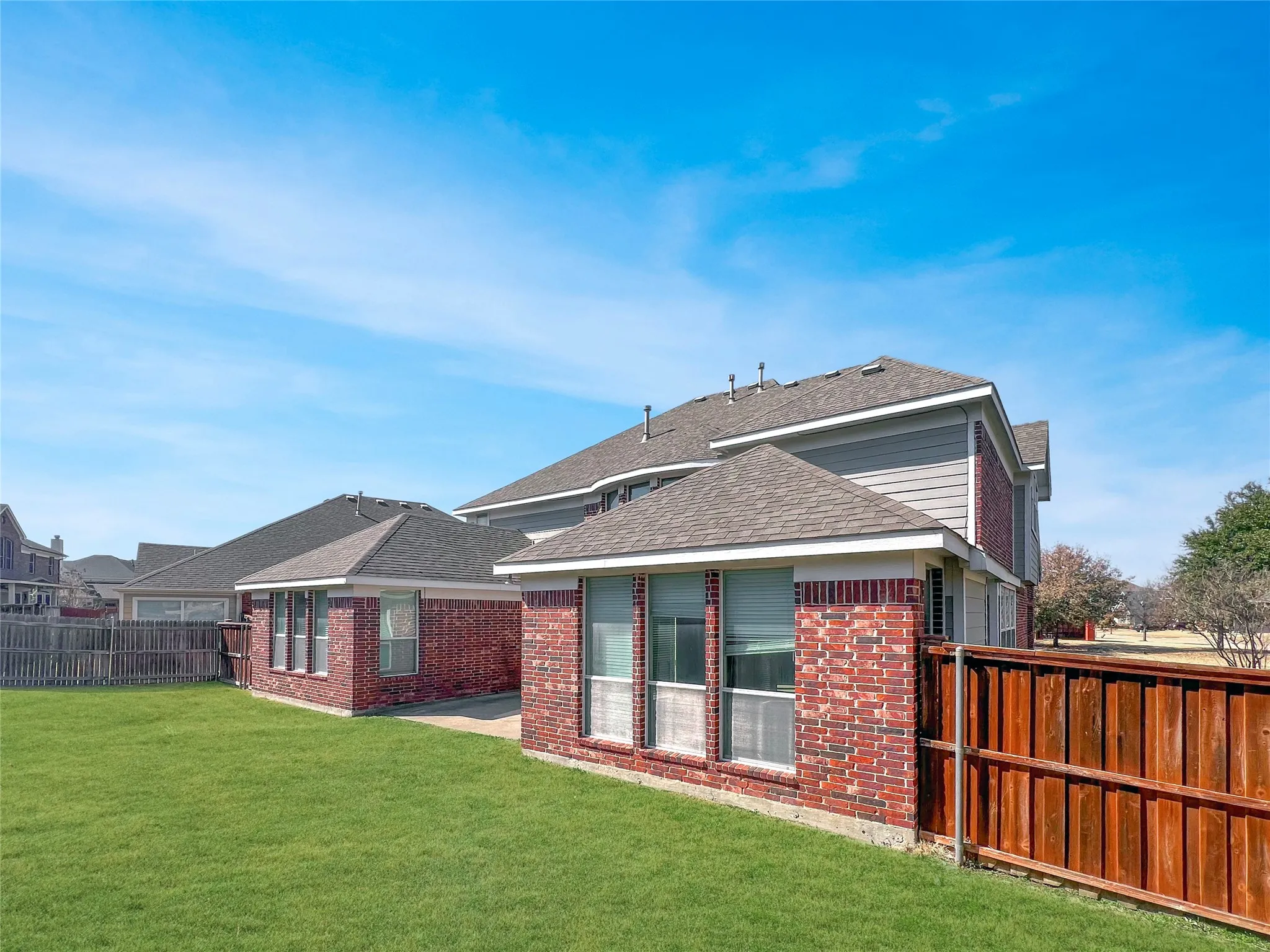Single Family Residence For Sale in Tarrant County , 2715 Magellan, Grand Prairie, Texas 75054, 4 Bedroom, 4 Bathroom, 2 Garage spaces, 4,380 Sqft, built in 2006, Price $475,000, mls#21177497, Real Estate Agent in Grand Prairie, Homes For Sale in Tarrant county, Homes For Sale in Grand Prairie, Realtor in Grand Prairie Texas, Real Estate Brokerage Independent Realty Texas, Luminita Cordes Realtor