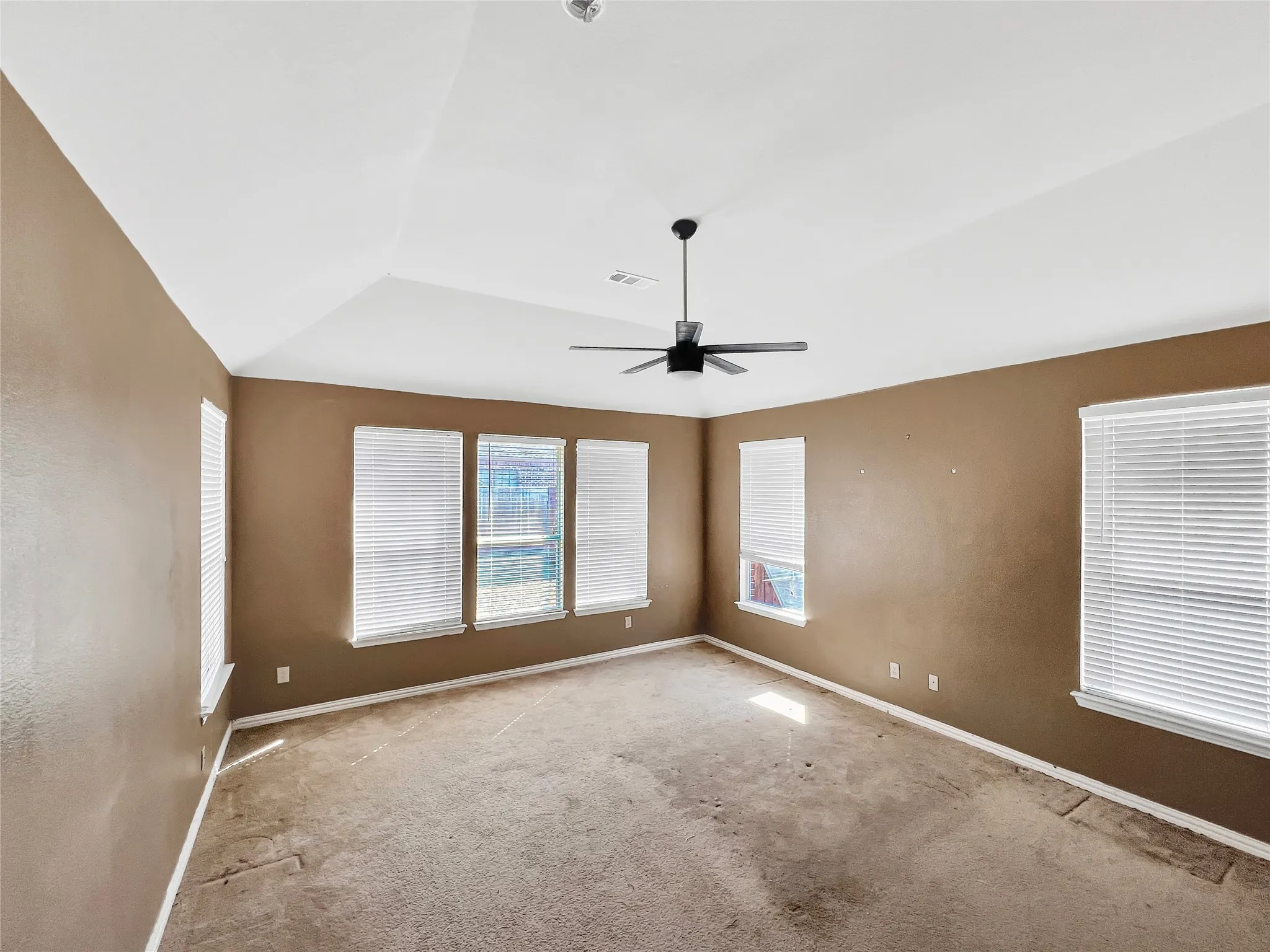 Single Family Residence For Sale in Tarrant County , 2715 Magellan, Grand Prairie, Texas 75054, 4 Bedroom, 4 Bathroom, 2 Garage spaces, 4,380 Sqft, built in 2006, Price $475,000, mls#21177497, Real Estate Agent in Grand Prairie, Homes For Sale in Tarrant county, Homes For Sale in Grand Prairie, Realtor in Grand Prairie Texas, Real Estate Brokerage Independent Realty Texas, Luminita Cordes Realtor