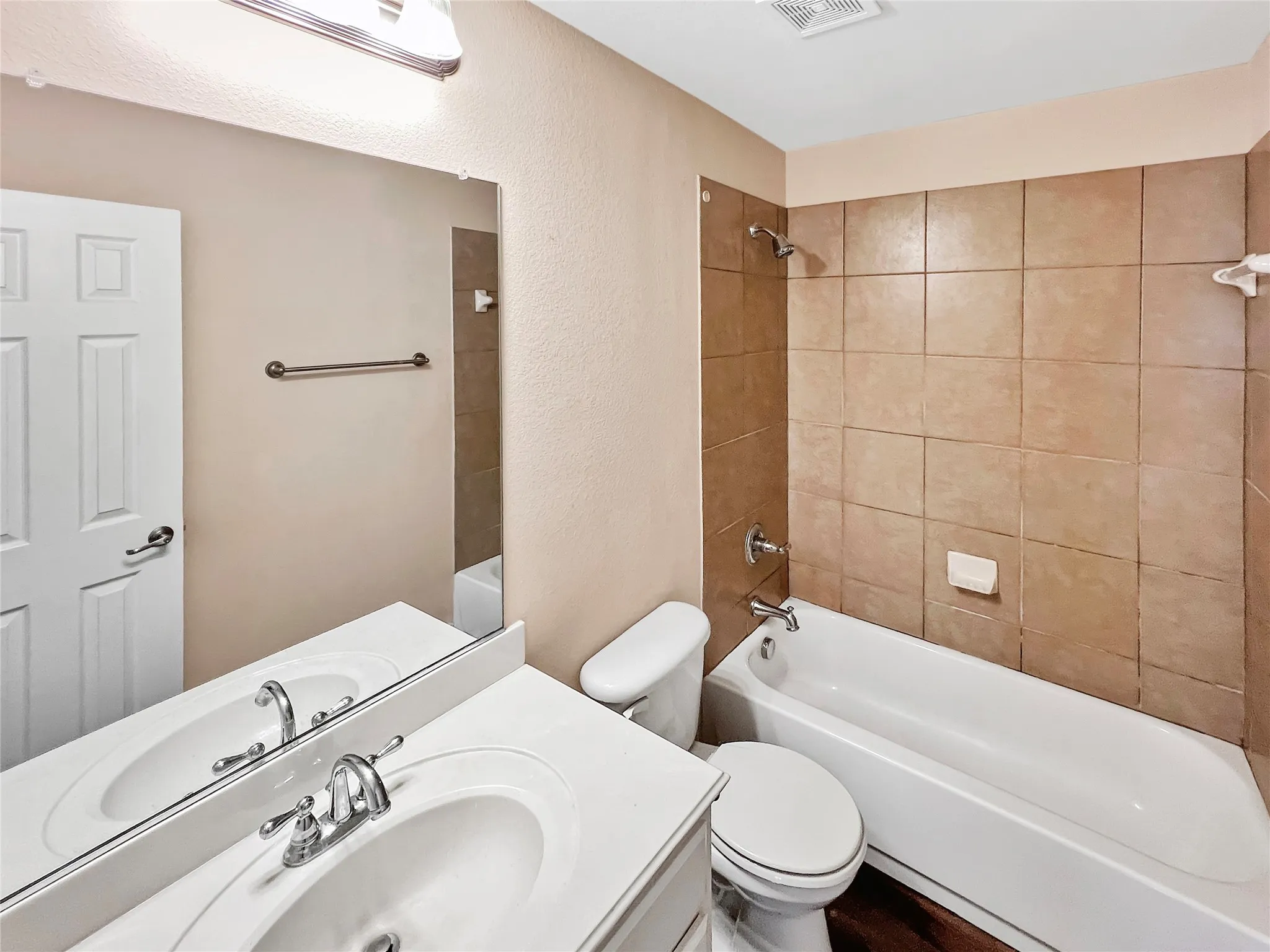 Single Family Residence For Sale in Tarrant County , 2715 Magellan, Grand Prairie, Texas 75054, 4 Bedroom, 4 Bathroom, 2 Garage spaces, 4,380 Sqft, built in 2006, Price $475,000, mls#21177497, Real Estate Agent in Grand Prairie, Homes For Sale in Tarrant county, Homes For Sale in Grand Prairie, Realtor in Grand Prairie Texas, Real Estate Brokerage Independent Realty Texas, Luminita Cordes Realtor