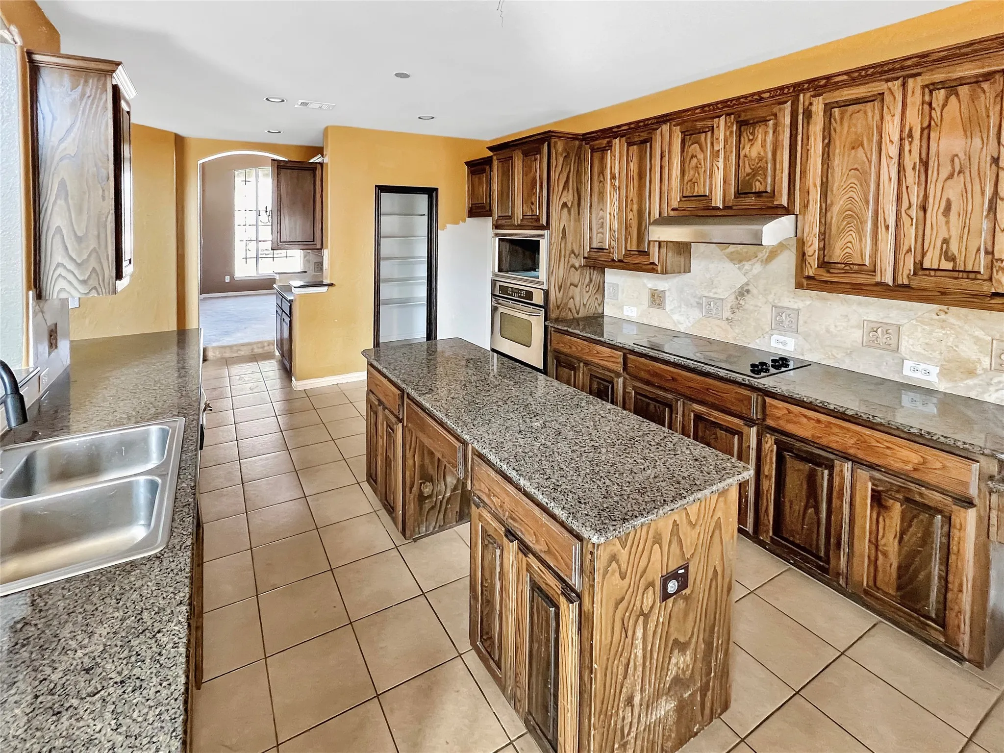 Single Family Residence For Sale in Tarrant County , 2715 Magellan, Grand Prairie, Texas 75054, 4 Bedroom, 4 Bathroom, 2 Garage spaces, 4,380 Sqft, built in 2006, Price $475,000, mls#21177497, Real Estate Agent in Grand Prairie, Homes For Sale in Tarrant county, Homes For Sale in Grand Prairie, Realtor in Grand Prairie Texas, Real Estate Brokerage Independent Realty Texas, Luminita Cordes Realtor