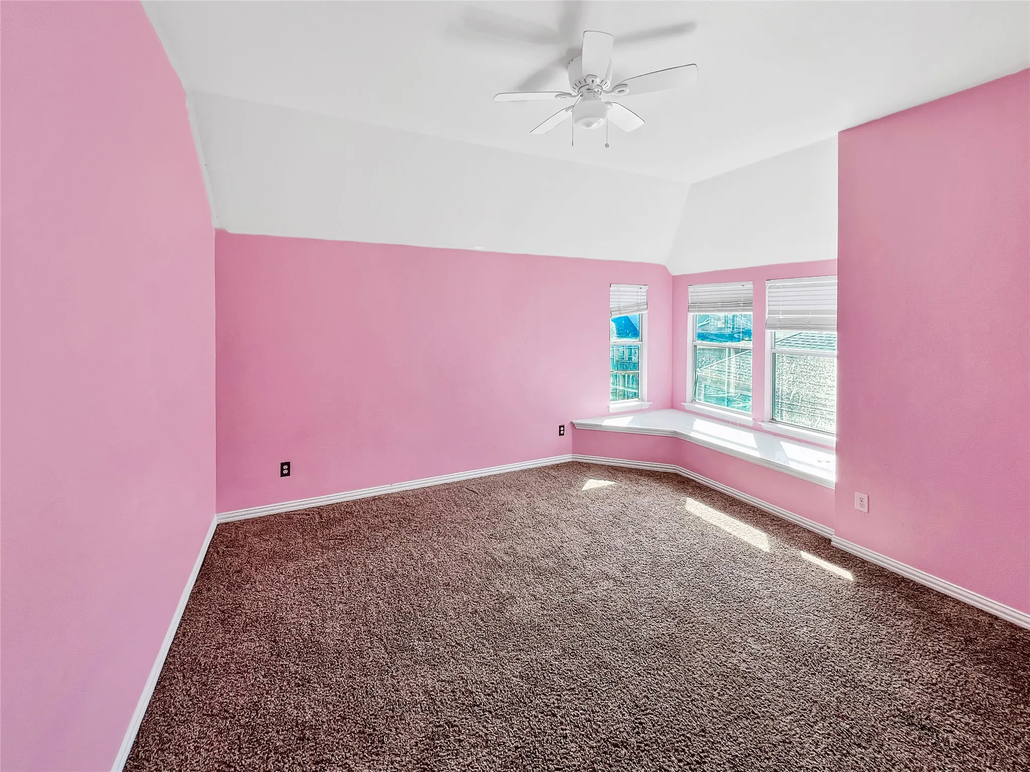 Single Family Residence For Sale in Tarrant County , 2715 Magellan, Grand Prairie, Texas 75054, 4 Bedroom, 4 Bathroom, 2 Garage spaces, 4,380 Sqft, built in 2006, Price $475,000, mls#21177497, Real Estate Agent in Grand Prairie, Homes For Sale in Tarrant county, Homes For Sale in Grand Prairie, Realtor in Grand Prairie Texas, Real Estate Brokerage Independent Realty Texas, Luminita Cordes Realtor