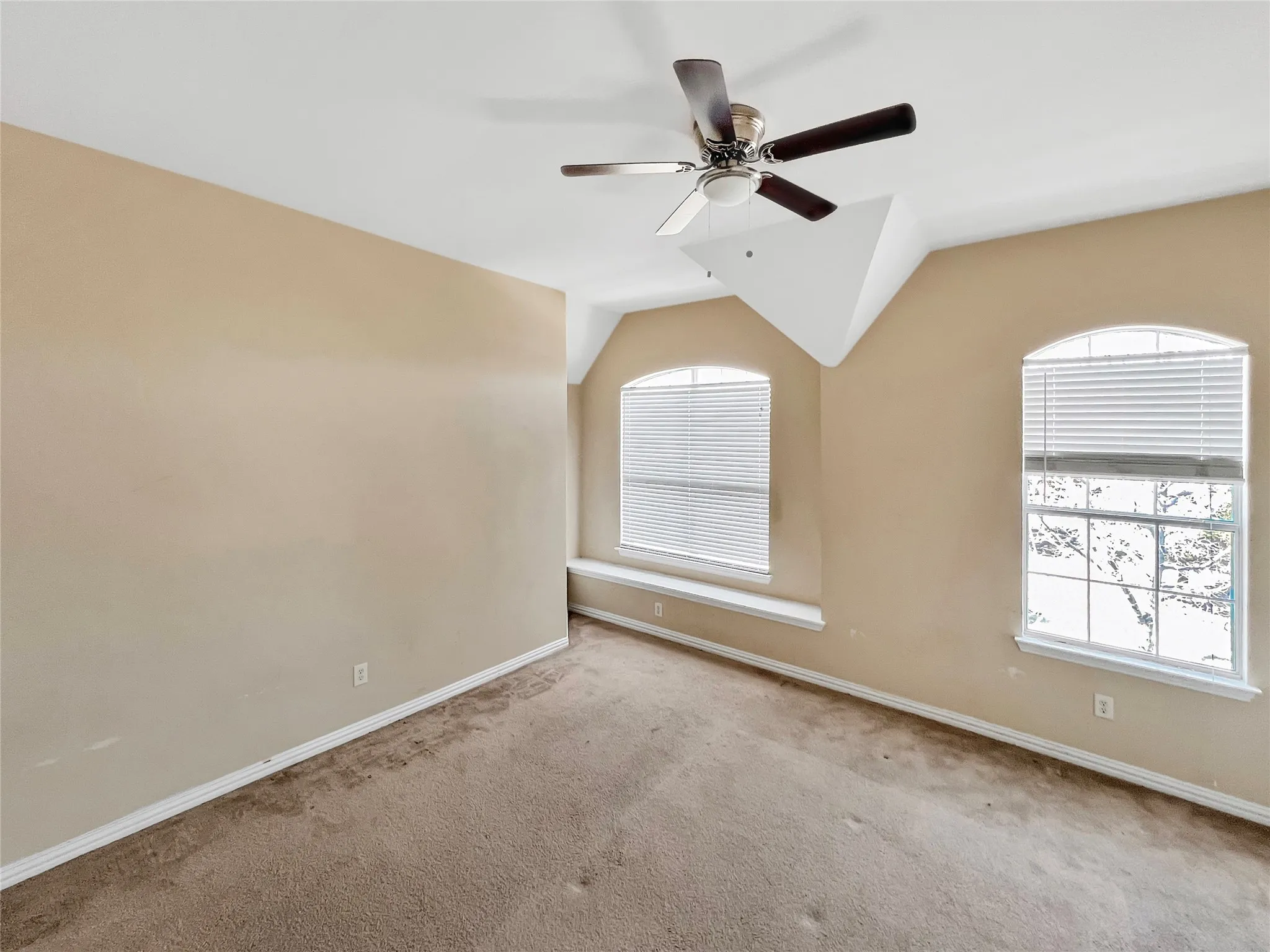 Single Family Residence For Sale in Tarrant County , 2715 Magellan, Grand Prairie, Texas 75054, 4 Bedroom, 4 Bathroom, 2 Garage spaces, 4,380 Sqft, built in 2006, Price $475,000, mls#21177497, Real Estate Agent in Grand Prairie, Homes For Sale in Tarrant county, Homes For Sale in Grand Prairie, Realtor in Grand Prairie Texas, Real Estate Brokerage Independent Realty Texas, Luminita Cordes Realtor
