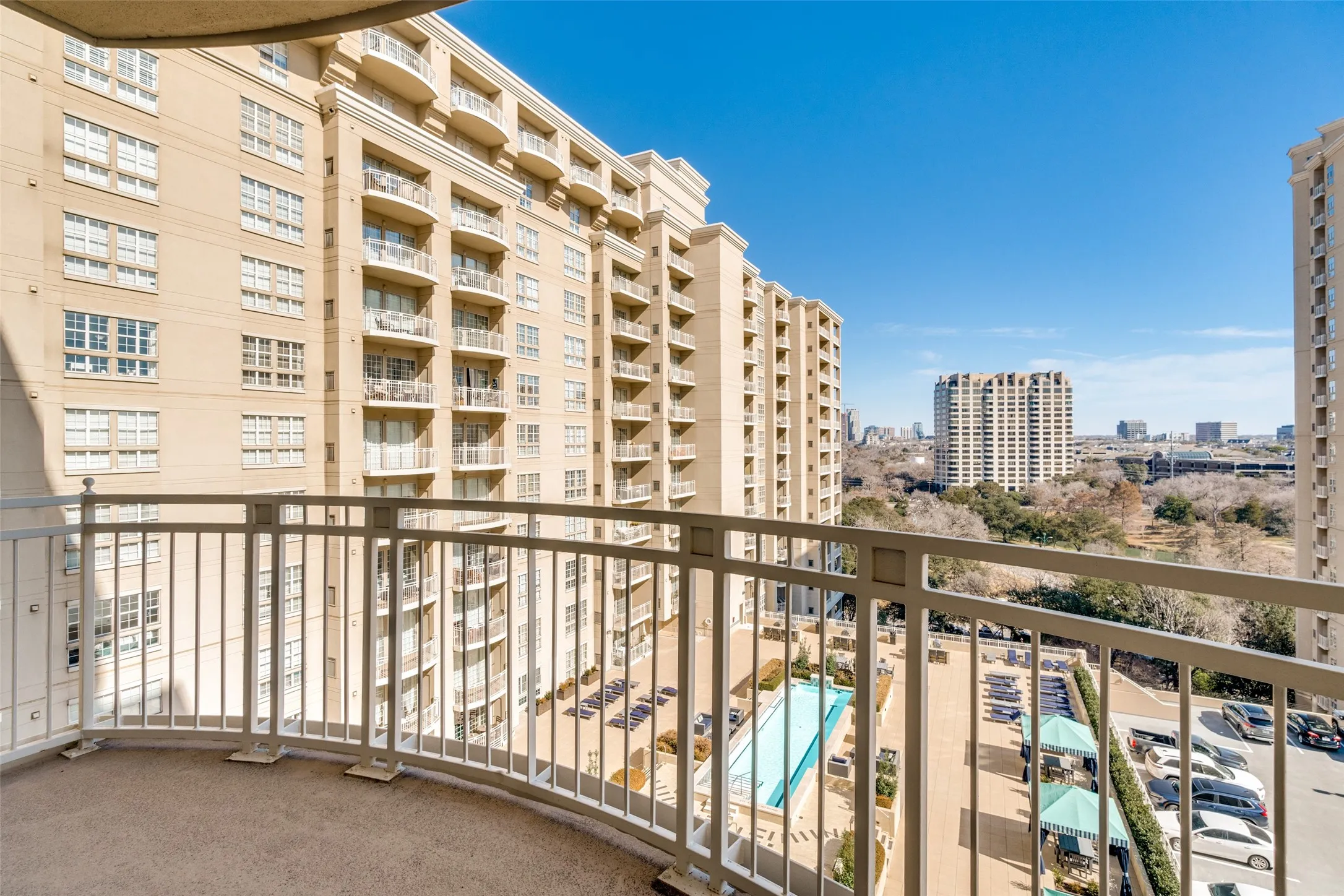 Condominium For Sale in Dallas County , 3225 Turtle Creek Boulevard 1017, Dallas, Texas 75219, 2 Bedroom, 2 Bathroom, 2 Garage spaces, 1,240 Sqft, built in 1998, Preowned, mls#21177323, Real Estate Agent in Dallas, Homes For Sale in Dallas county, Homes For Sale in Dallas, Realtor in Dallas Texas, Real Estate Brokerage Independent Realty Texas, Luminita Cordes Realtor