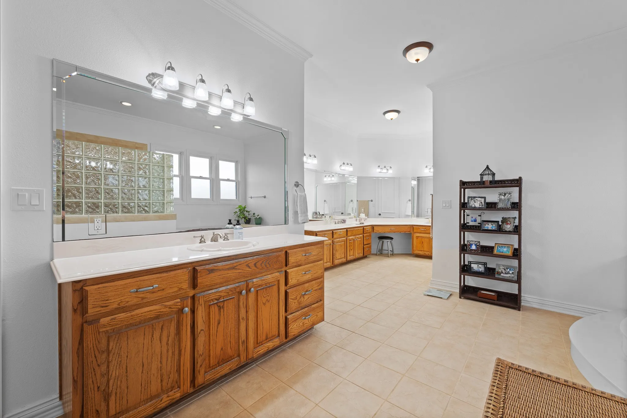 Farm For Sale in Johnson County , 4520 S Nolan River Road, Cleburne, Texas 76033, 5 Bedroom, 6 Bathroom, 3 Garage spaces, 5,510 Sqft, built in 2001, Price $1,590,000, mls#21179574, Real Estate Agent in Cleburne, Homes For Sale in Johnson county, Homes For Sale in Cleburne, Realtor in Cleburne Texas, Real Estate Brokerage Independent Realty Texas, Luminita Cordes Realtor
