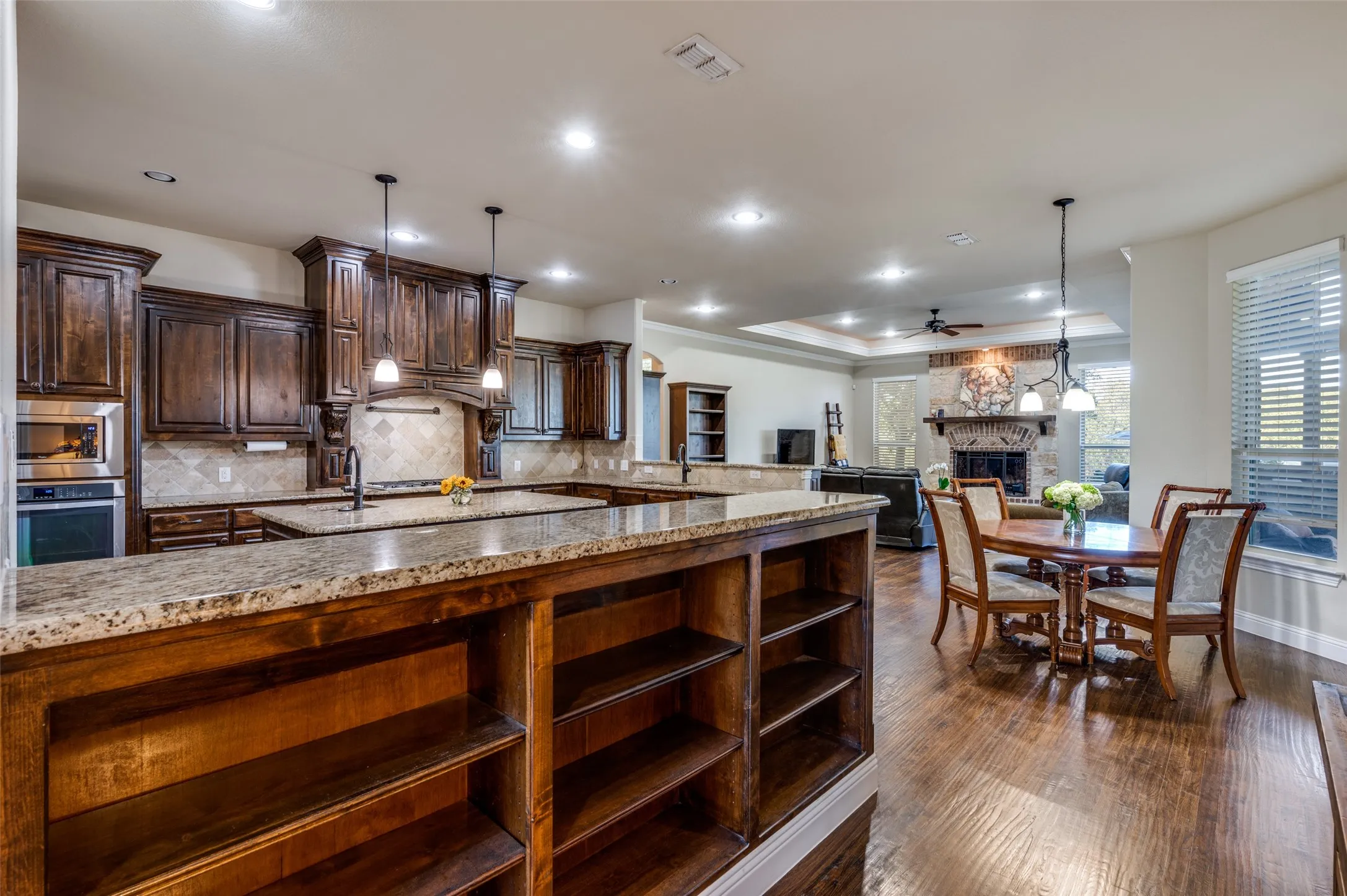 Single Family Residence For Sale in Denton County , 1450 Woodland Drive, Cross Roads, Texas 76227, 3 Bedroom, 3 Bathroom, 3 Garage spaces, 2,802 Sqft, built in 2014, mls#21178937, Real Estate Agent in Cross Roads, Homes For Sale in Denton county, Homes For Sale in Cross Roads, Realtor in Cross Roads Texas, Real Estate Brokerage Independent Realty Texas, Luminita Cordes Realtor